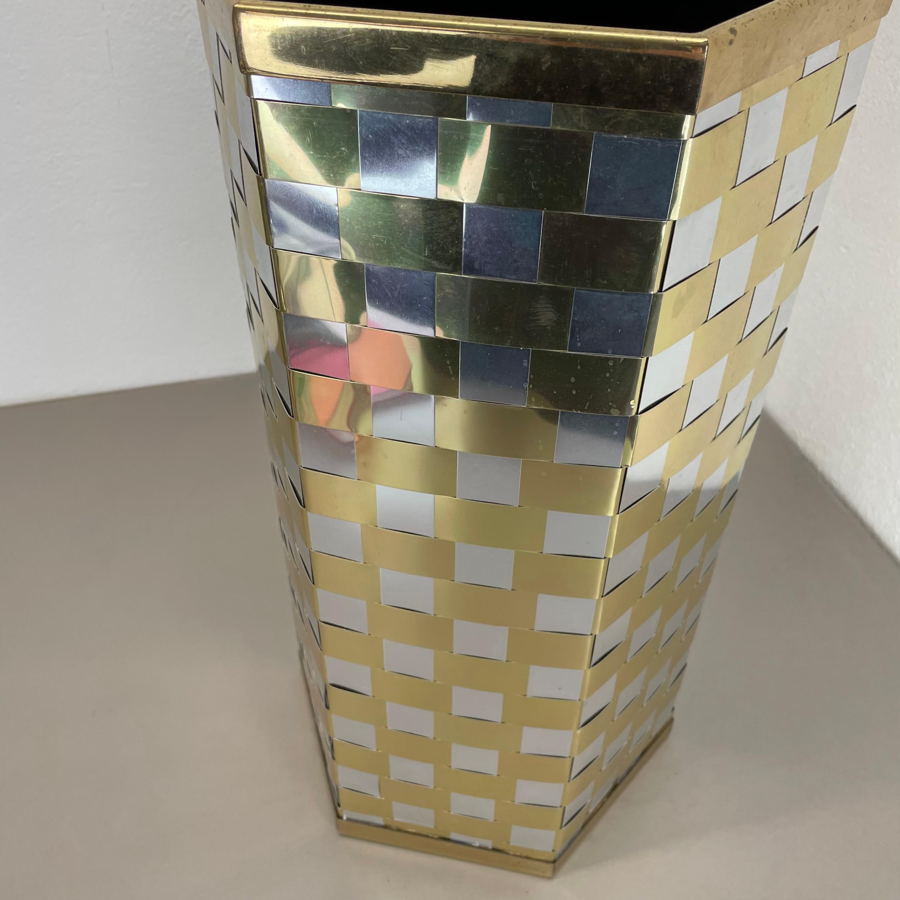abstract hexagonal bicolor Umbrella Stand in Style of Paul Evans, Italy 1970s For Sale 2