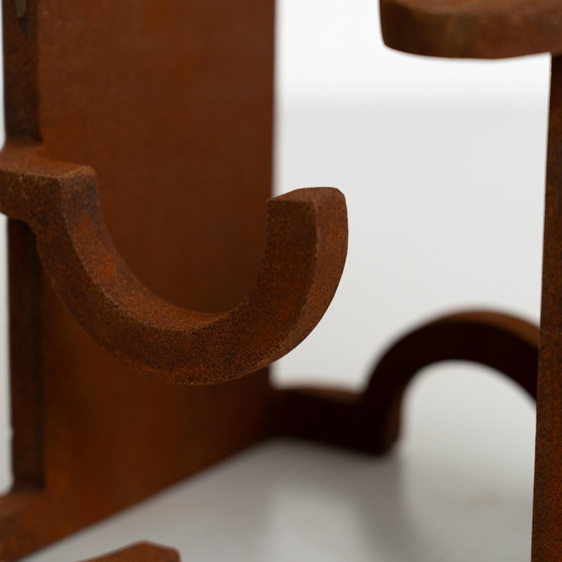 Scultura astratta in ferro nello stile di Chillida, circa 1990 in vendita 3