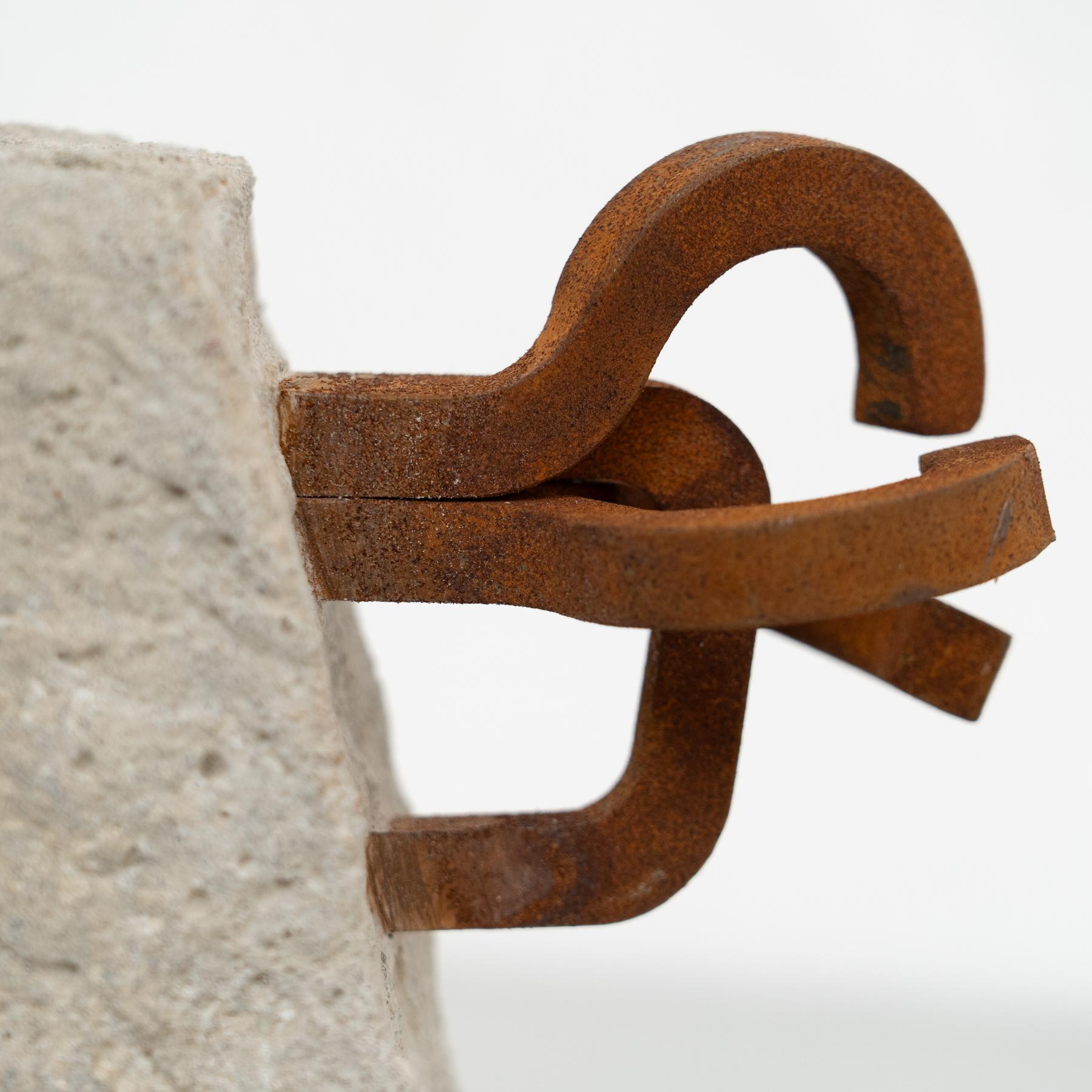 Scultura astratta in ferro nello stile di Chillida, circa 1990 in vendita 5