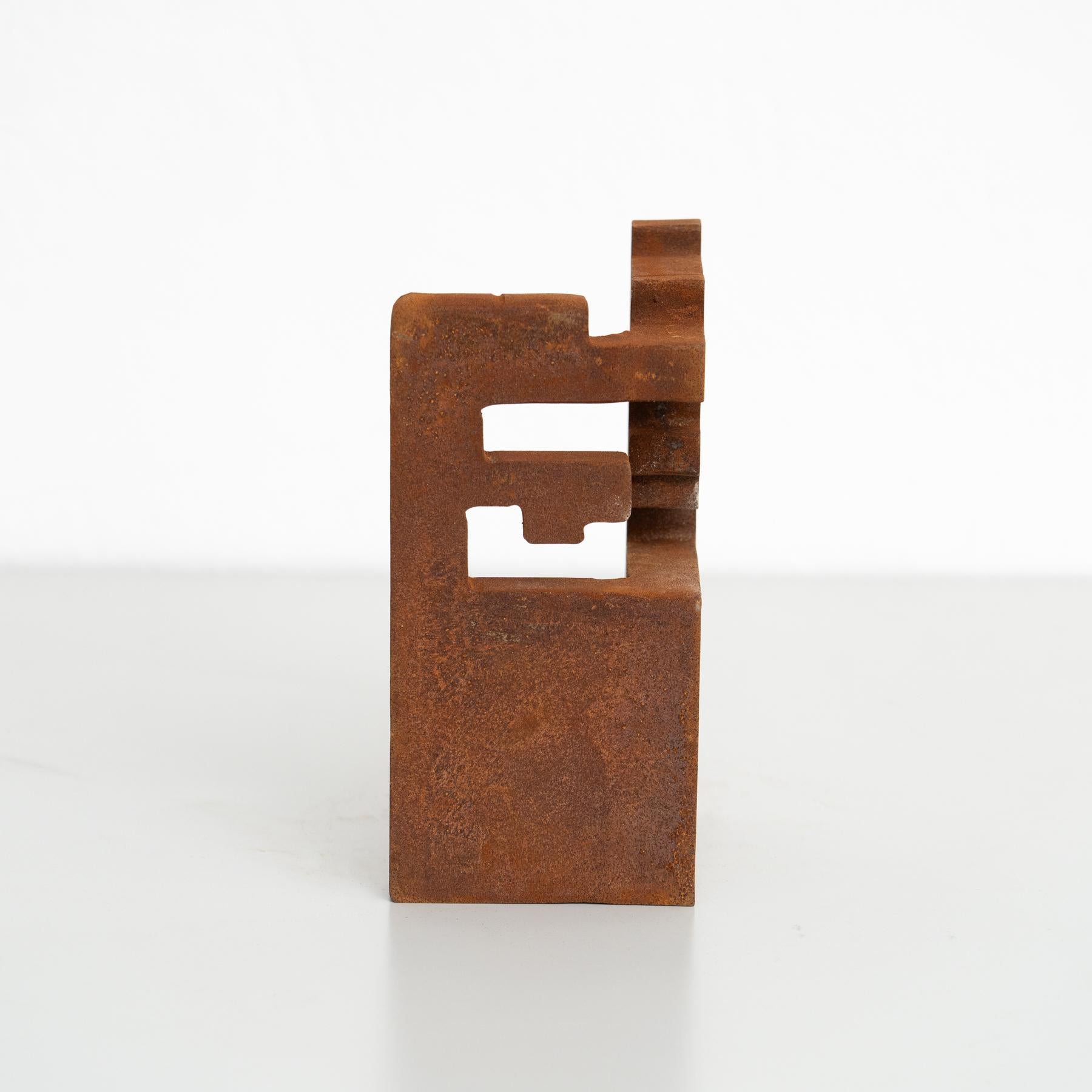 Mid-Century Modern Abstract Iron Sculpture in the Style of Chillida, circa 1990 For Sale