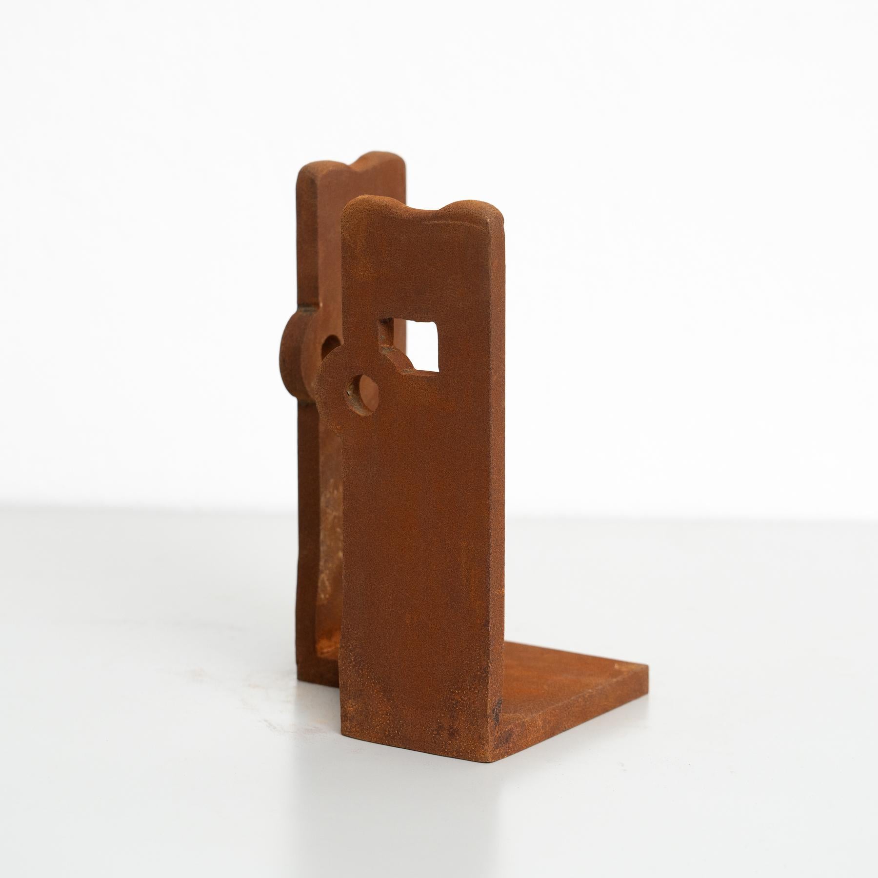 Spanish Abstract Iron Sculpture in the Style of Chillida, circa 1990 For Sale