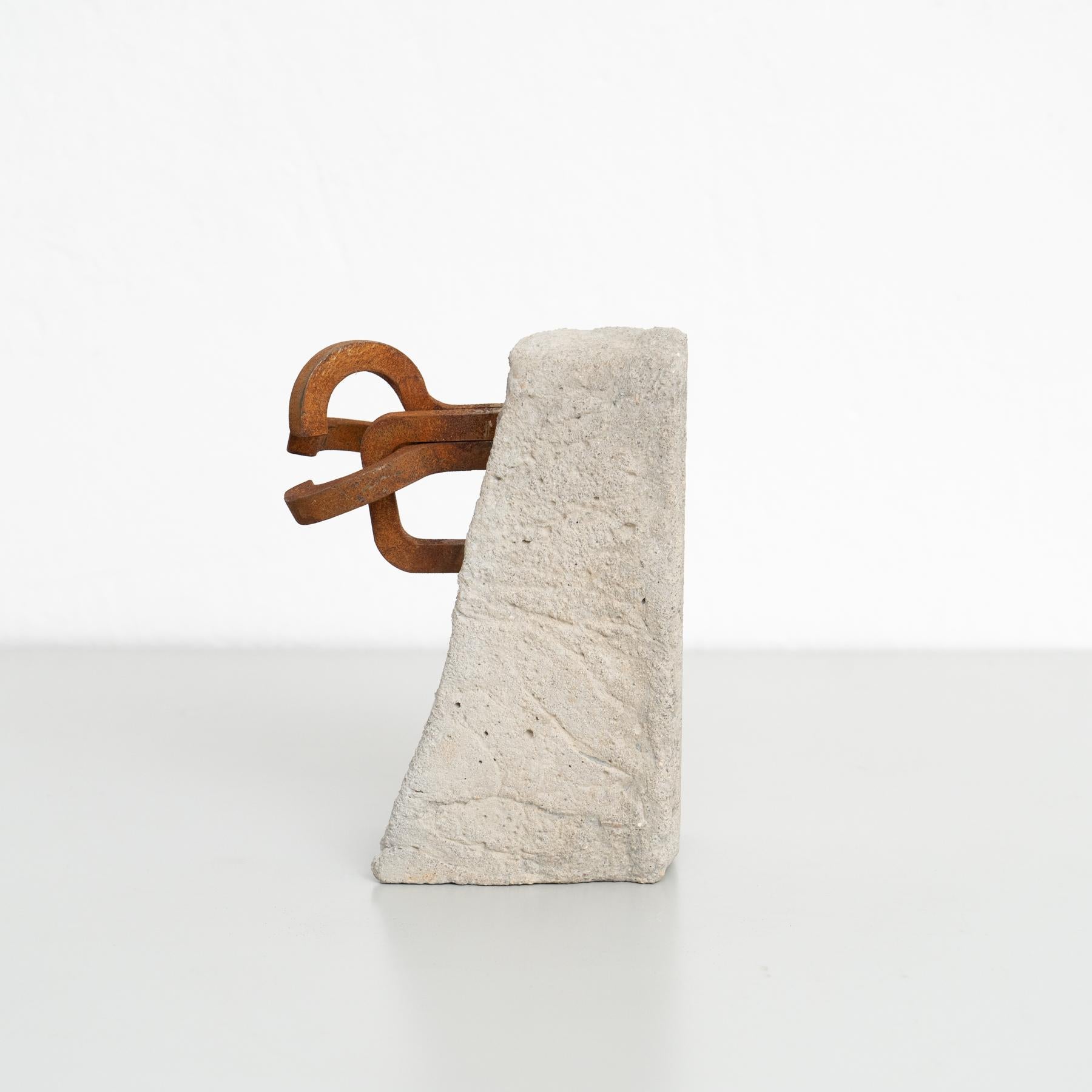 Scultura astratta in ferro nello stile di Chillida, circa 1990 In condizioni buone in vendita a Barcelona, ES