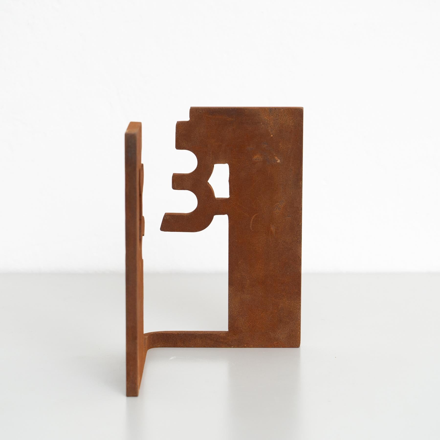 Abstract Iron Sculpture in the Style of Chillida, circa 1990 In Good Condition For Sale In Barcelona, ES