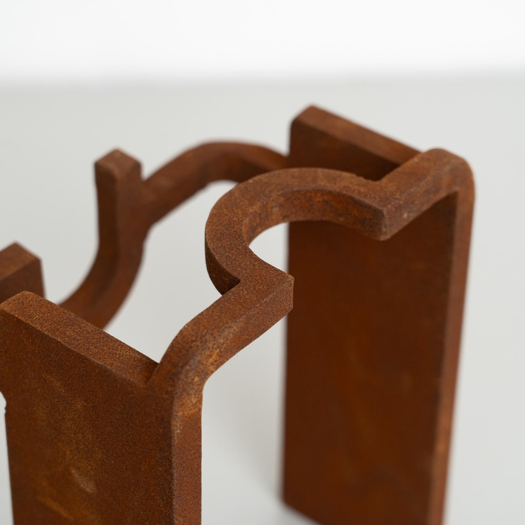 Metallo Scultura astratta in ferro nello stile di Chillida, circa 1990 in vendita