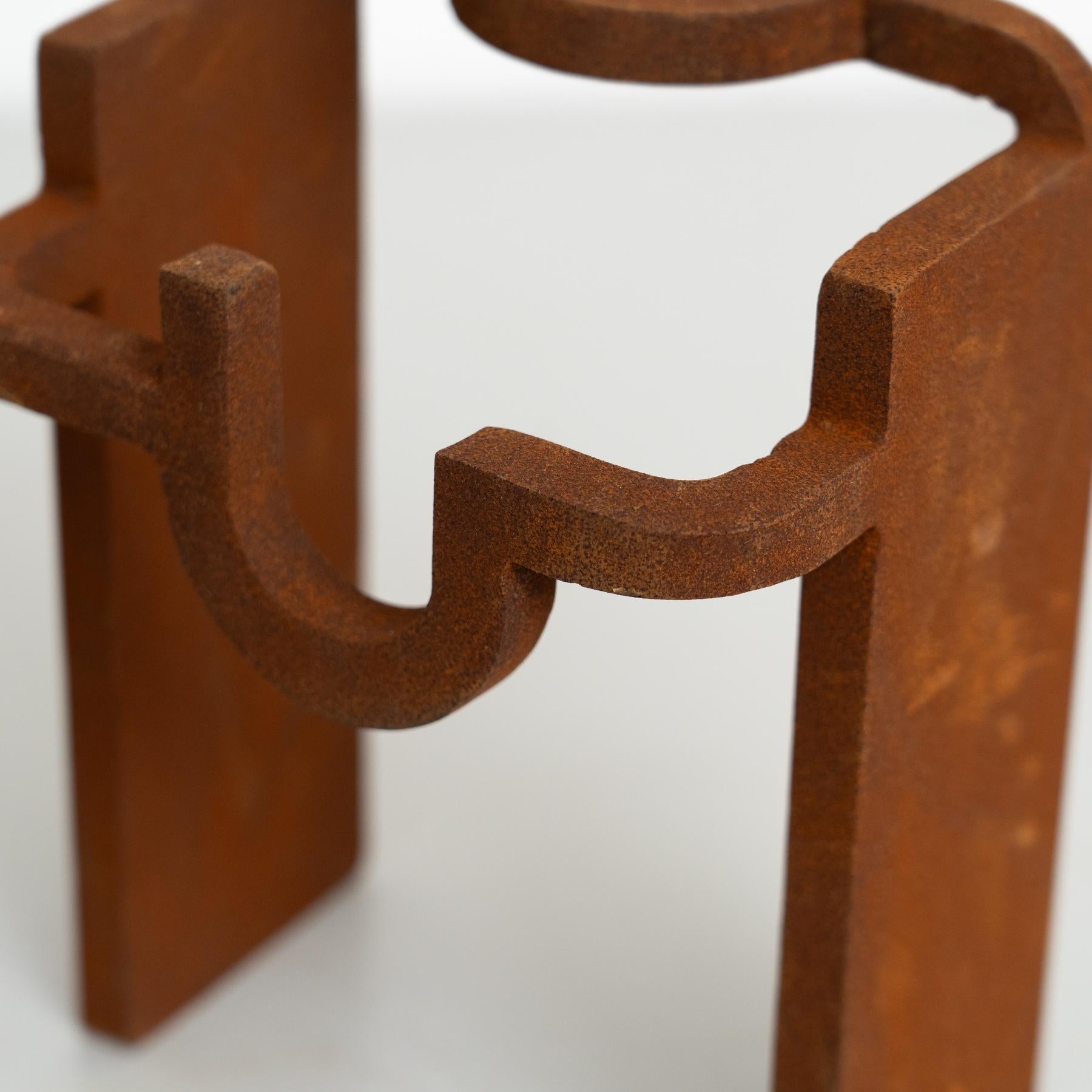 Scultura astratta in ferro nello stile di Chillida, circa 1990 in vendita 1