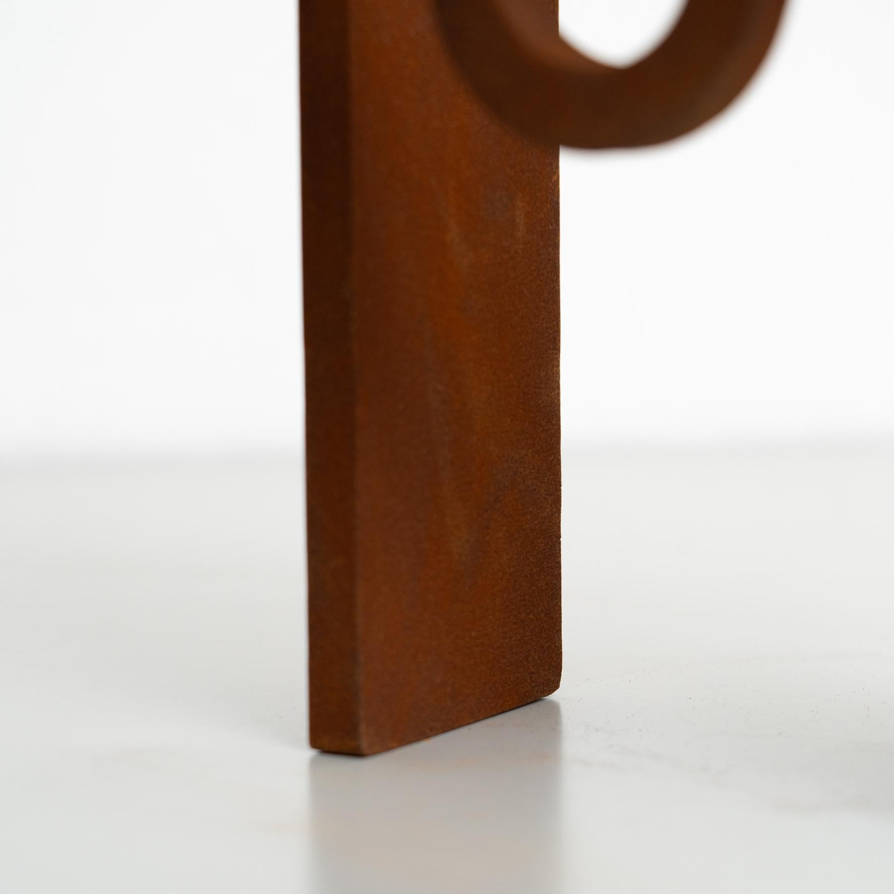 Scultura astratta in ferro nello stile di Chillida, circa 1990 in vendita 2