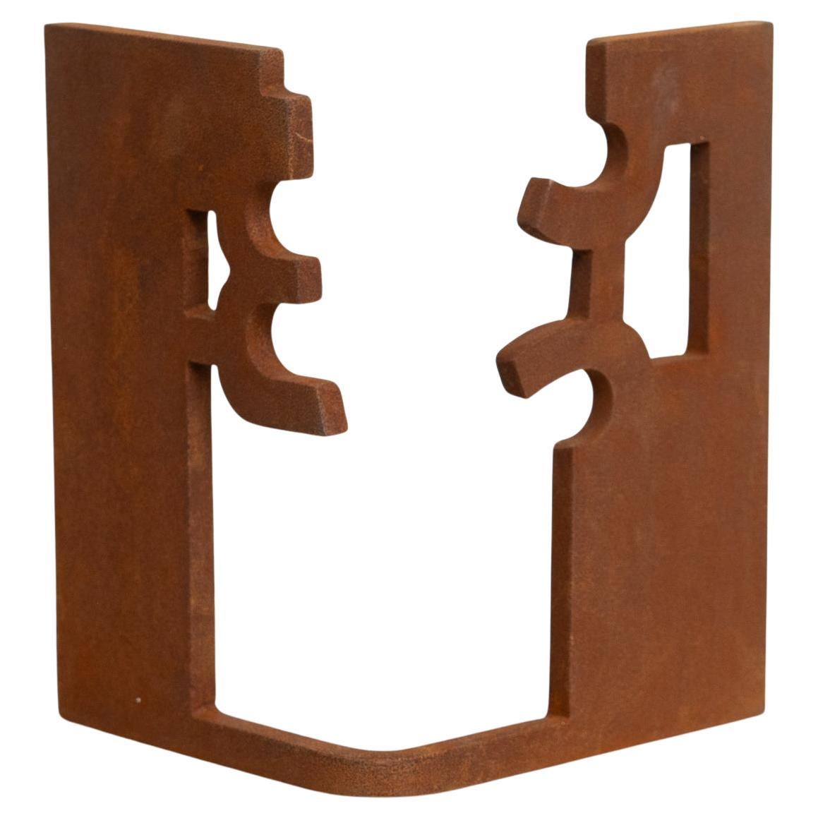 Scultura astratta in ferro nello stile di Chillida, circa 1990