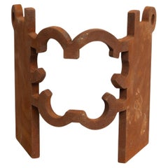 Escultura abstracta de hierro al estilo de Chillida, hacia 1990