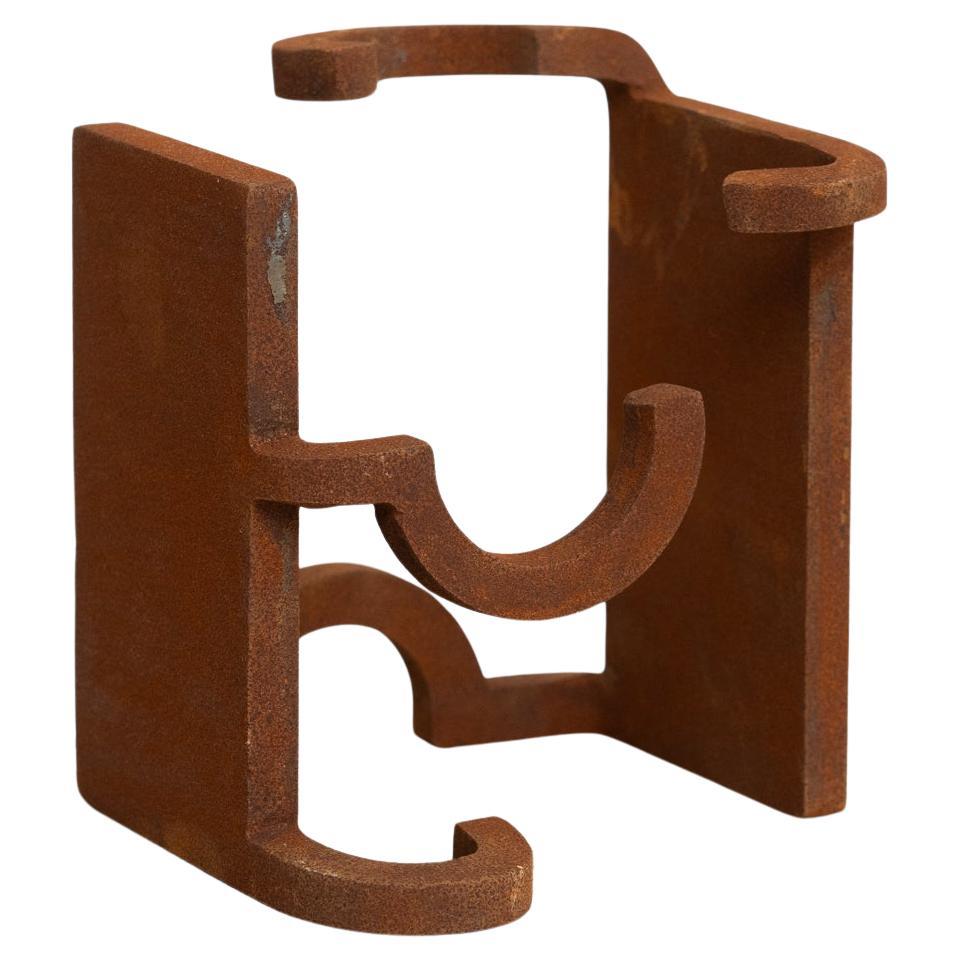Scultura astratta in ferro nello stile di Chillida, circa 1990