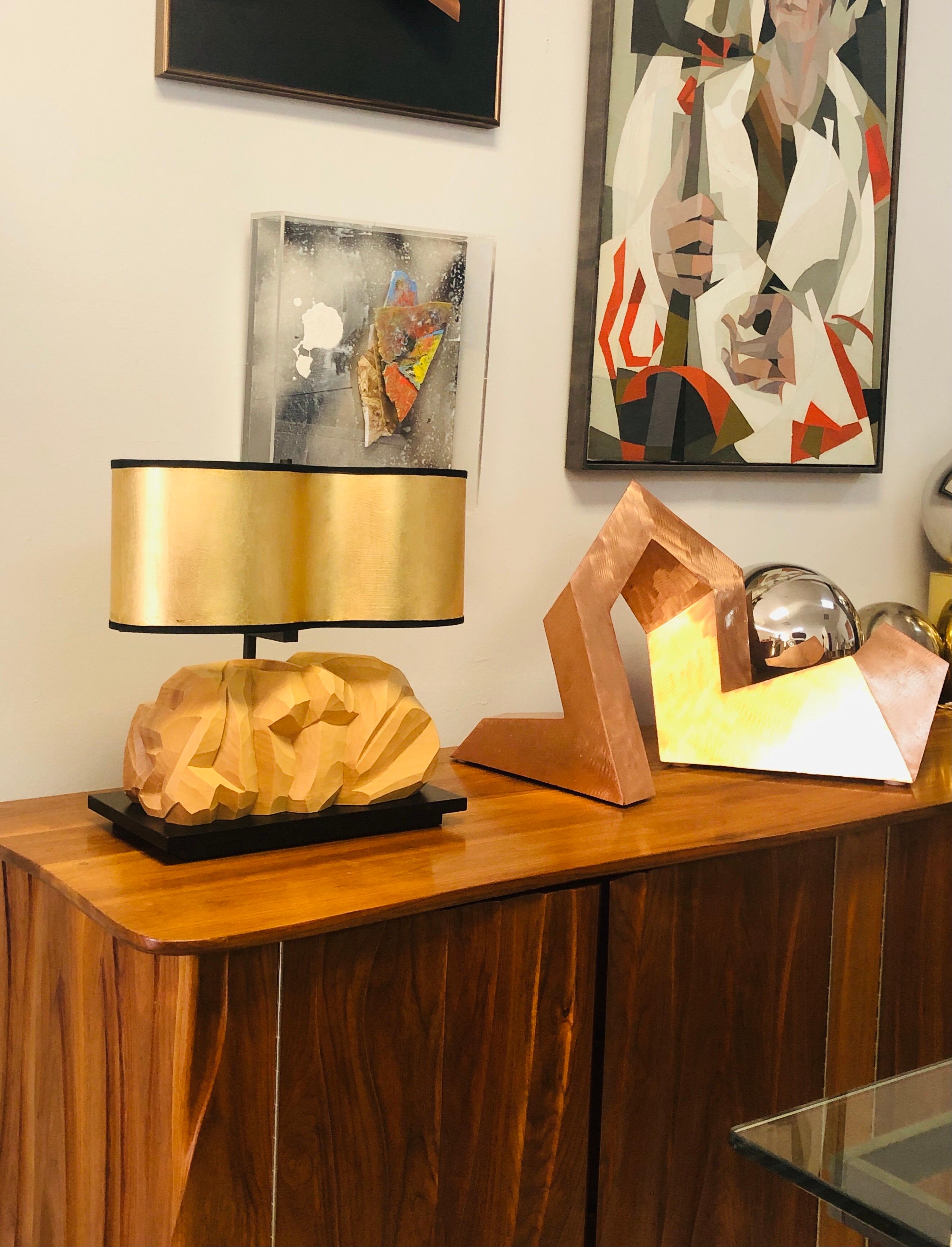 XXIe siècle et contemporain Lampe de bureau italienne abstraite en bois sculpté organique en vente