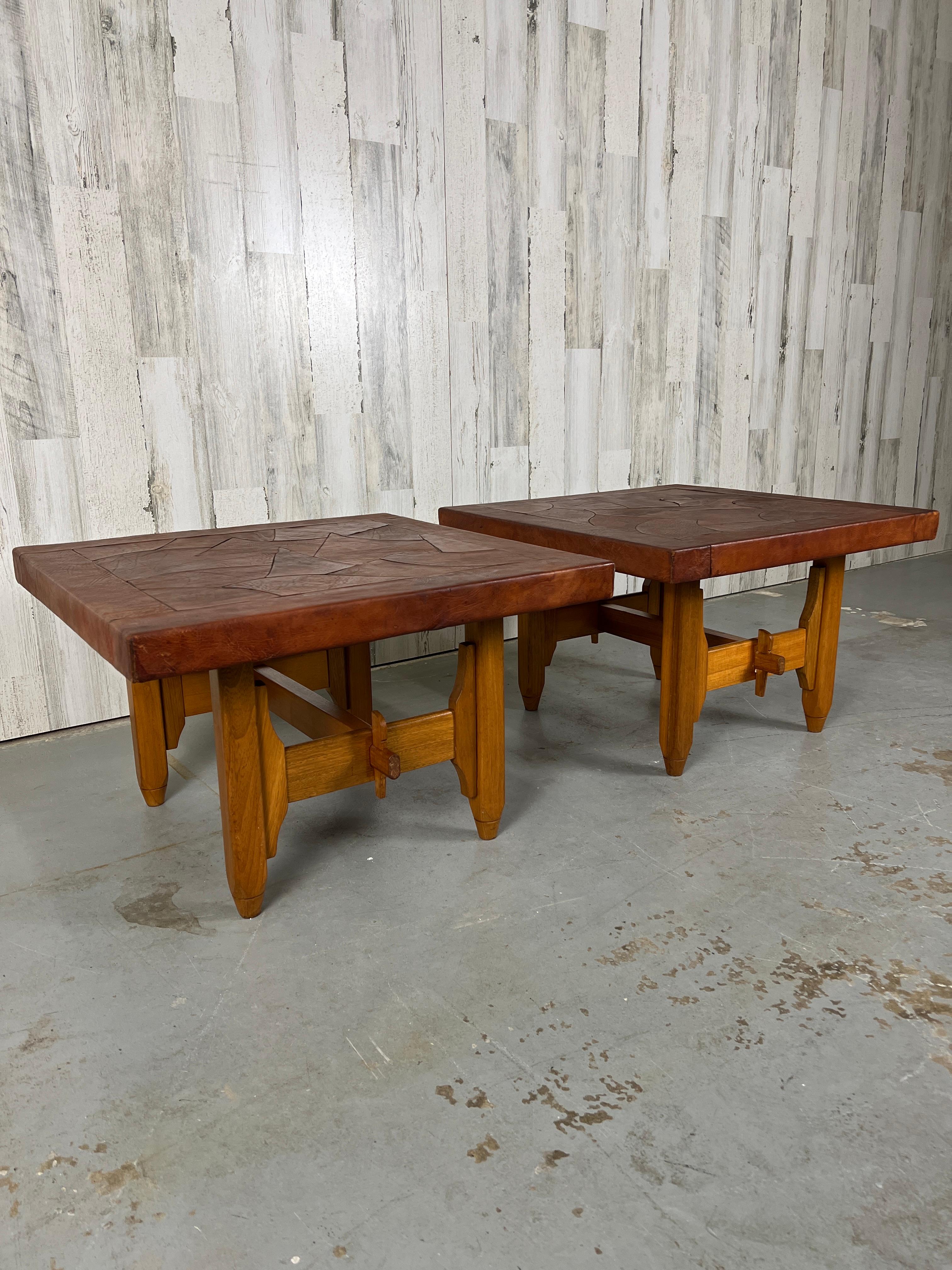 Tables d'extrémité en cuir abstrait par Atre Sano, Colombie Bon état - En vente à Denton, TX
