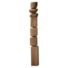 Totem astratto in piedi in Oak Light di NONO Still Stand No134