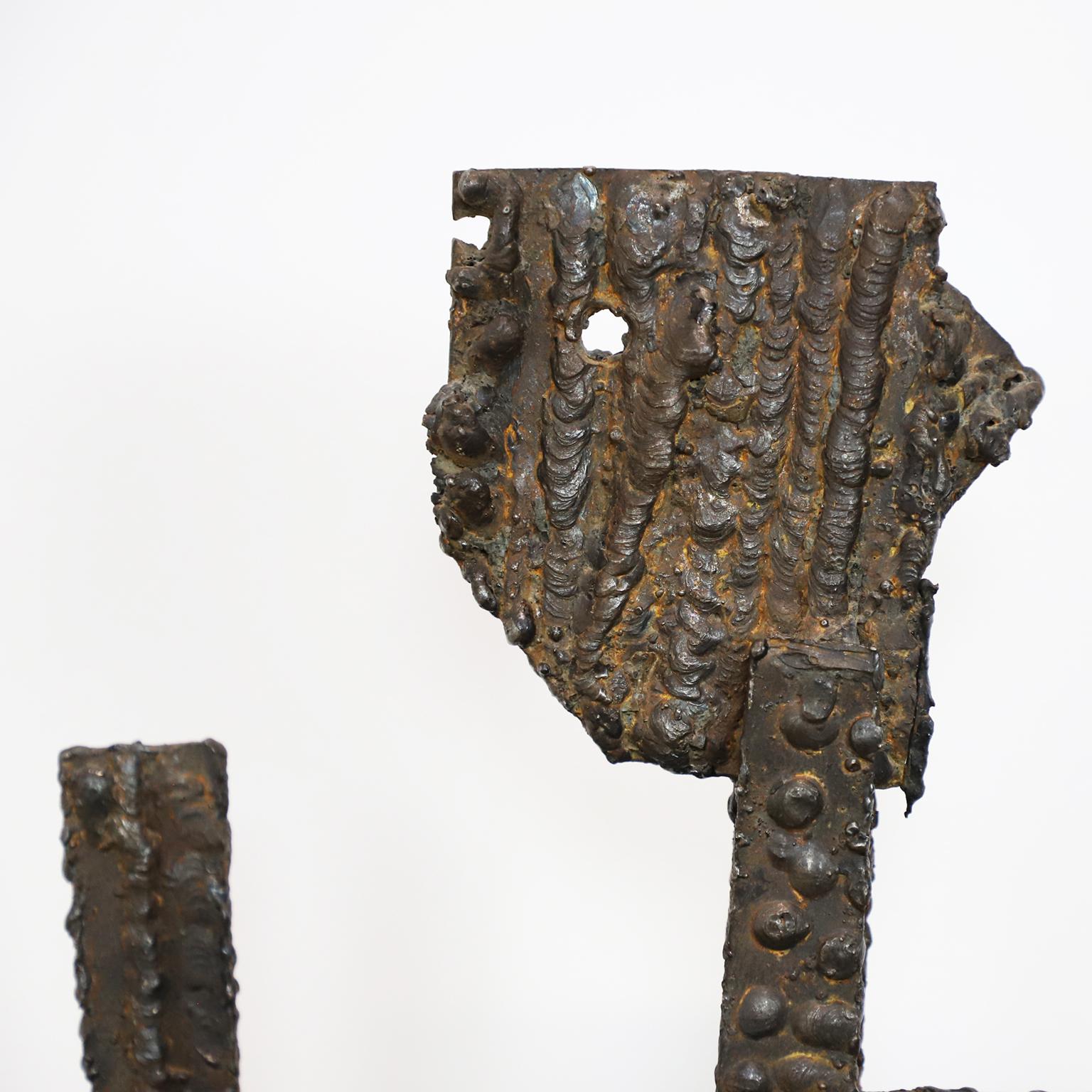 Circa 1960. Nous vous proposons cette sculpture murale Brutaliste en laiton en forme d'homme abstrait, la sculpture a une fabrication parfaite une véritable œuvre d'art.