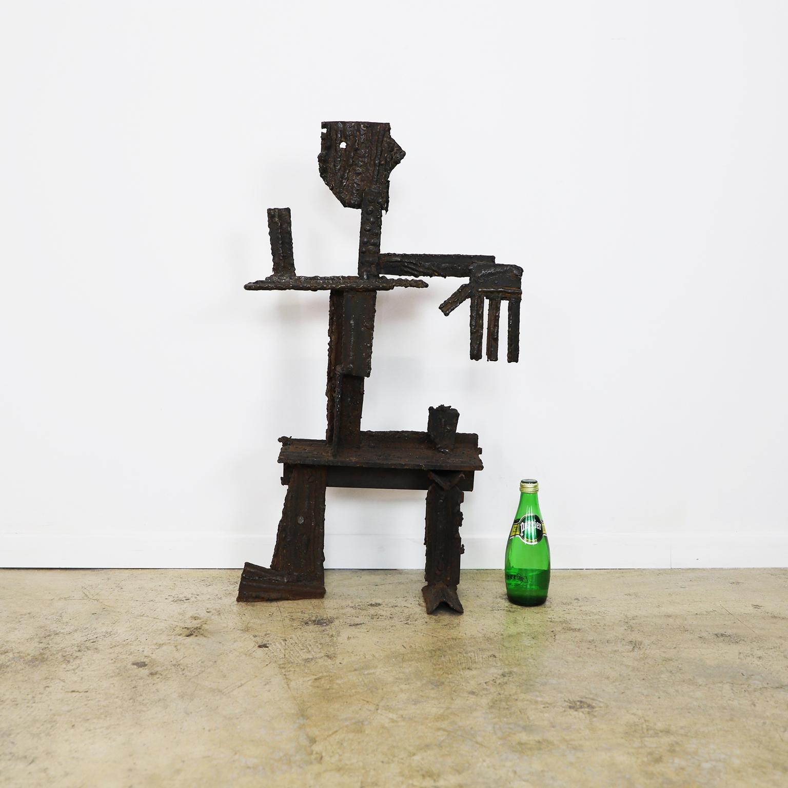 Sculpture d'homme brutaliste abstraite en fer en vente 1