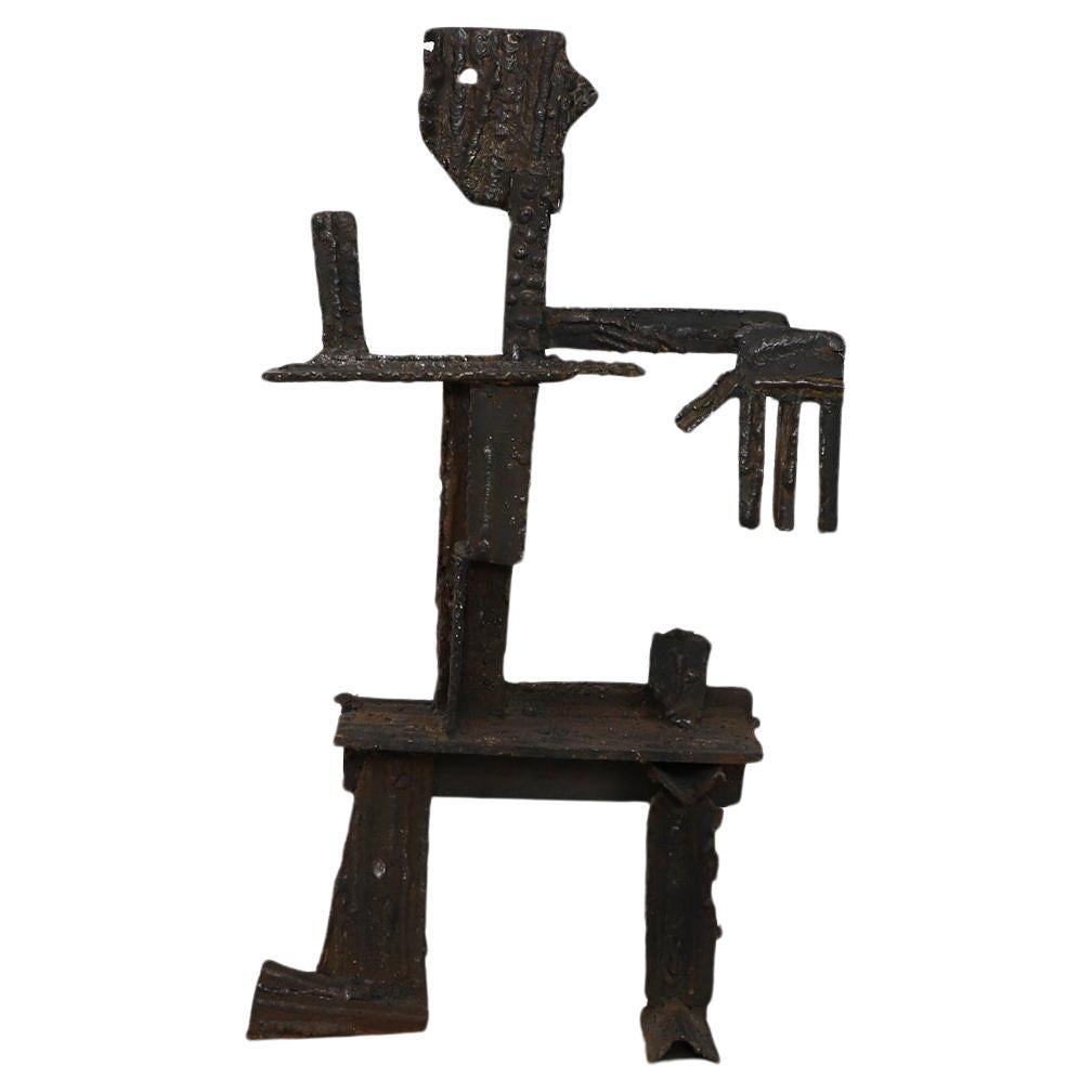 Sculpture d'homme brutaliste abstraite en fer en vente