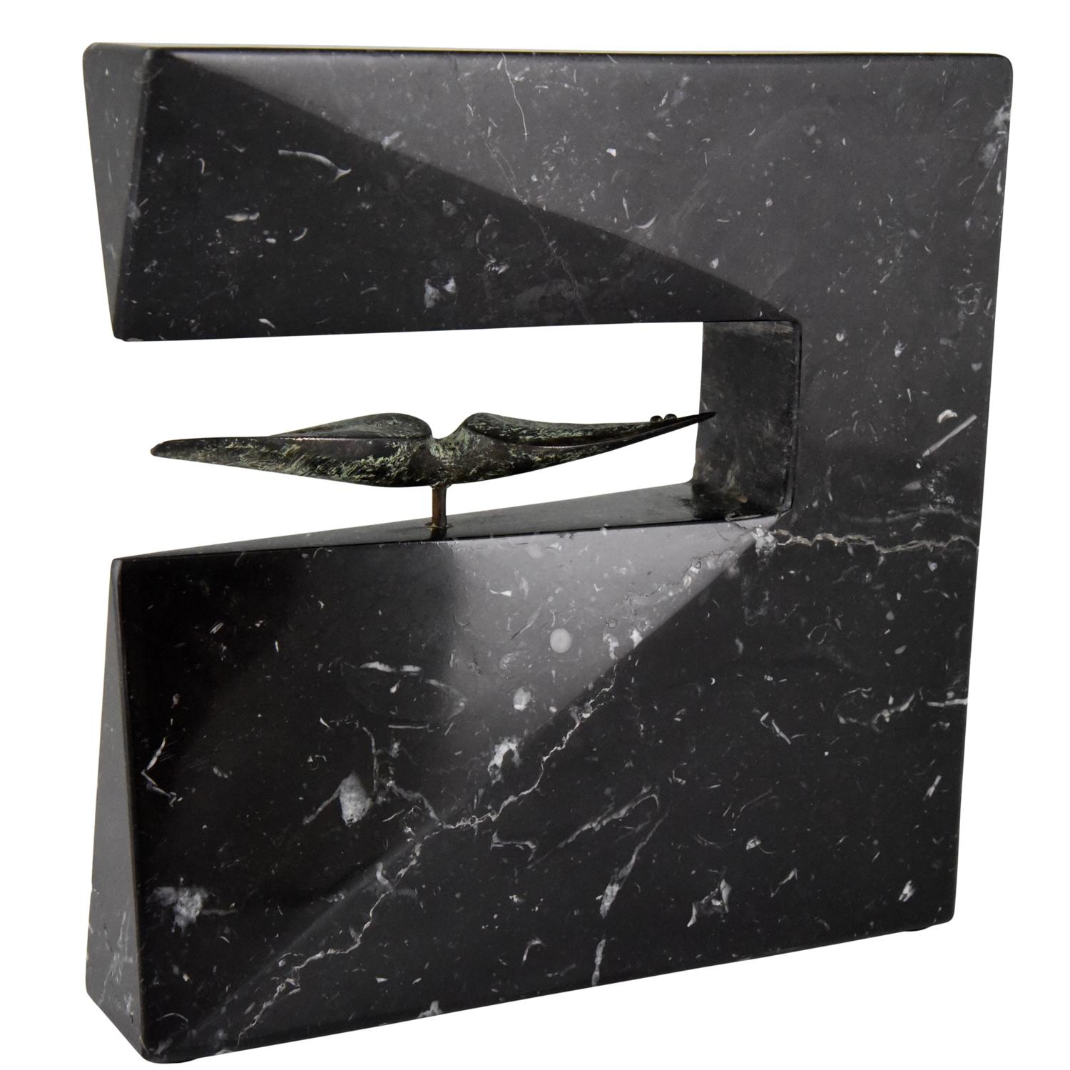 Beautiful modern abstract black marble and patinated bronze sculpture by the Spanish artist Manuel Alvarez (born in 1945) The work has been created circa 2000. The bronze is signed and numbered. 

Manuel Àlvarez was born in Sant Feliu de Codines