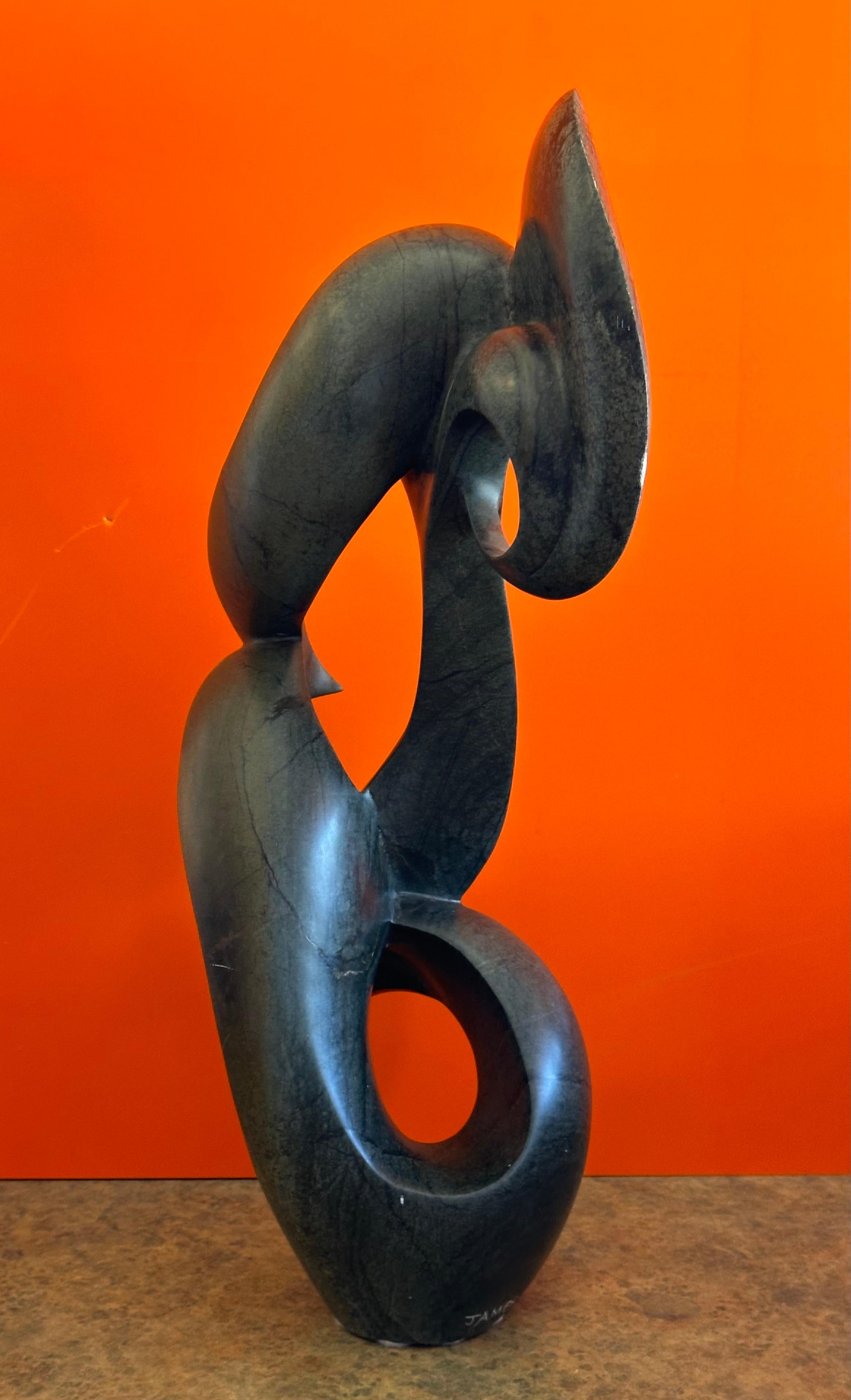 Escultura abstracta de mármol de James Phiri Siglo XXI y contemporáneo en venta
