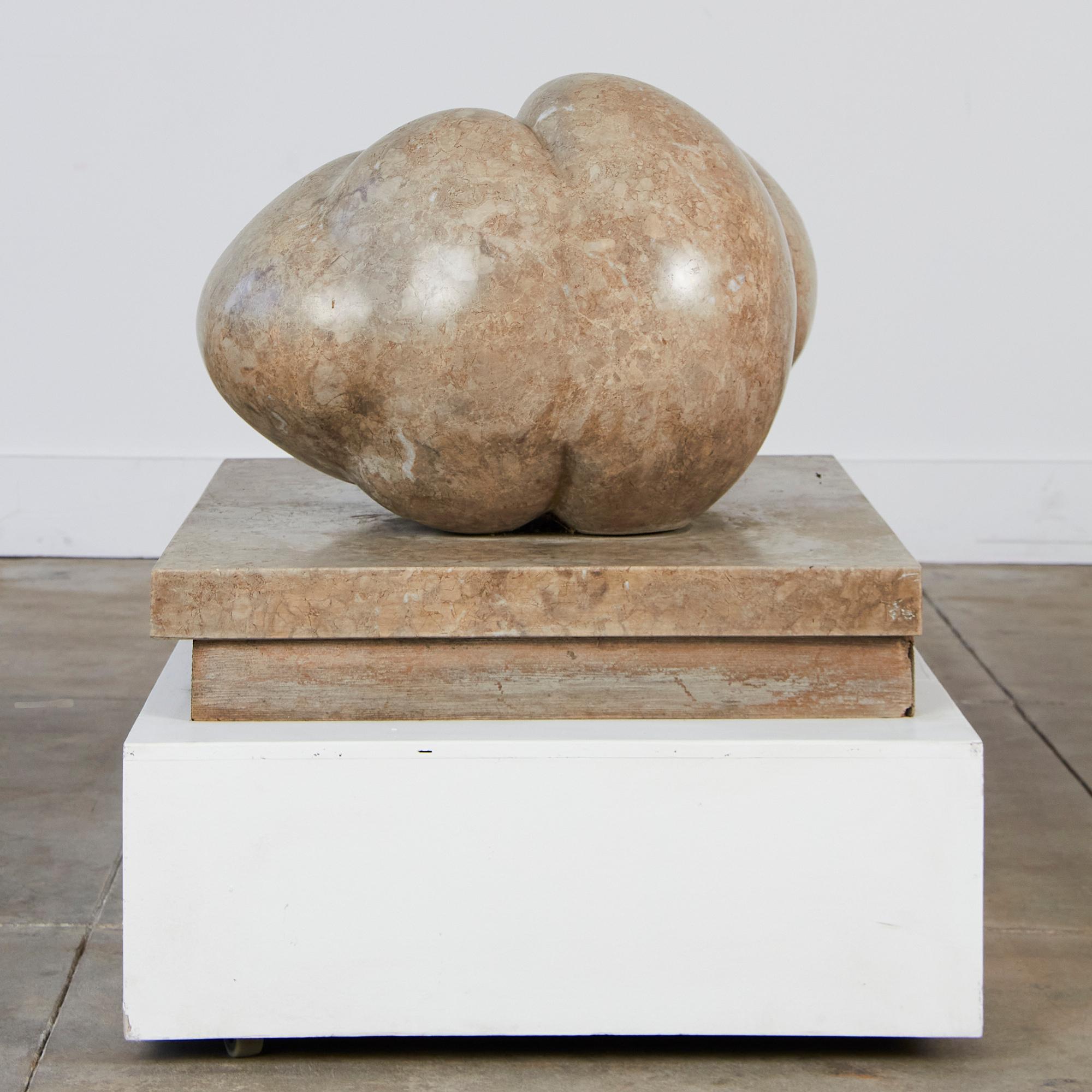 Sculpture abstraite en pierre de marbre d'A Amalia Schulthess en vente 1