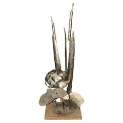 Sculpture de plante abstraite en métal de style brutaliste
