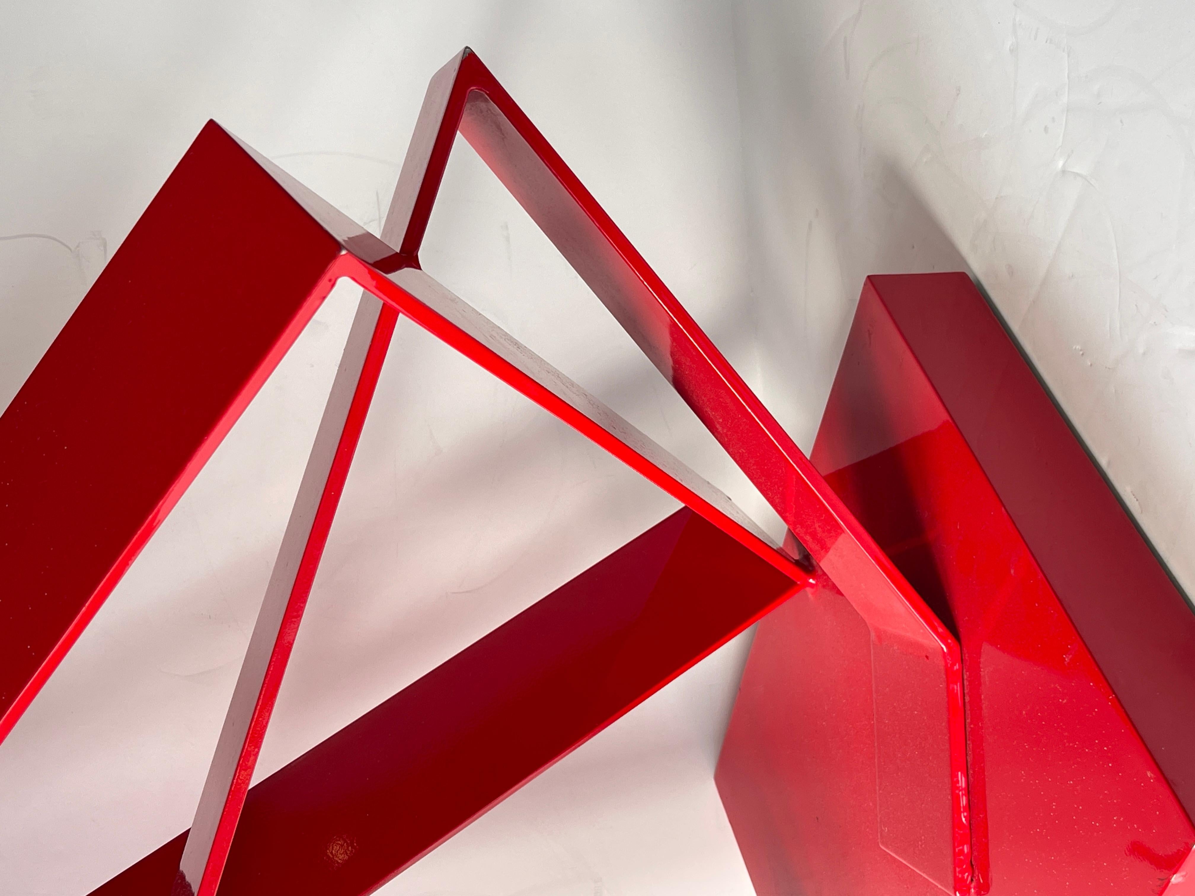 Americano Scultura da tavolo astratta di metà secolo in alluminio laccato rosso, stile Jane Manus in vendita