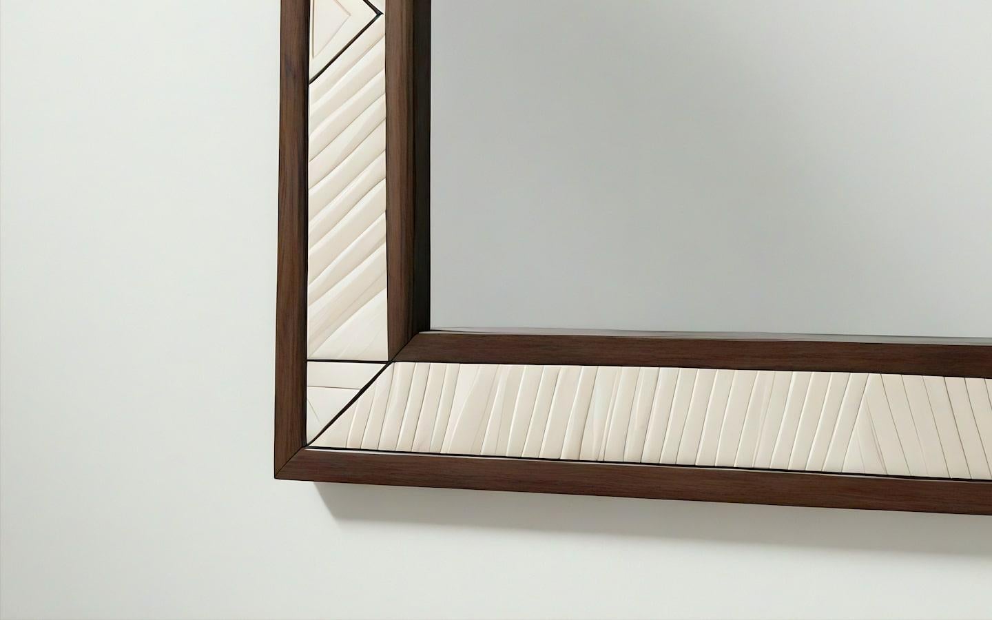 Indien Miroir abstrait inspiré de l'Art déco, fabriqué à la main par Artisanal en vente