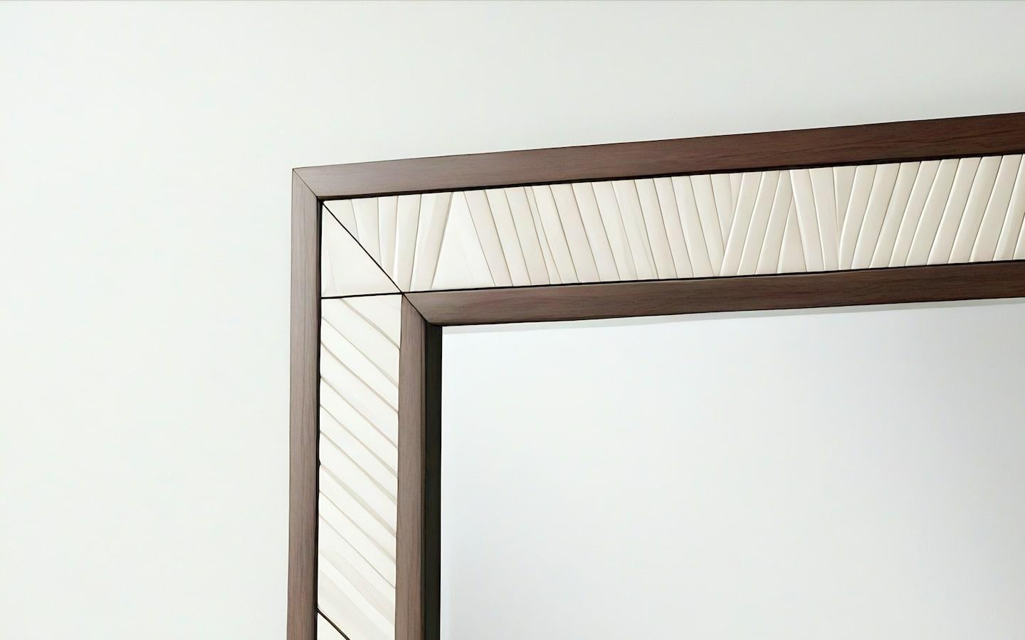Incrusté Miroir abstrait inspiré de l'Art déco, fabriqué à la main par Artisanal en vente