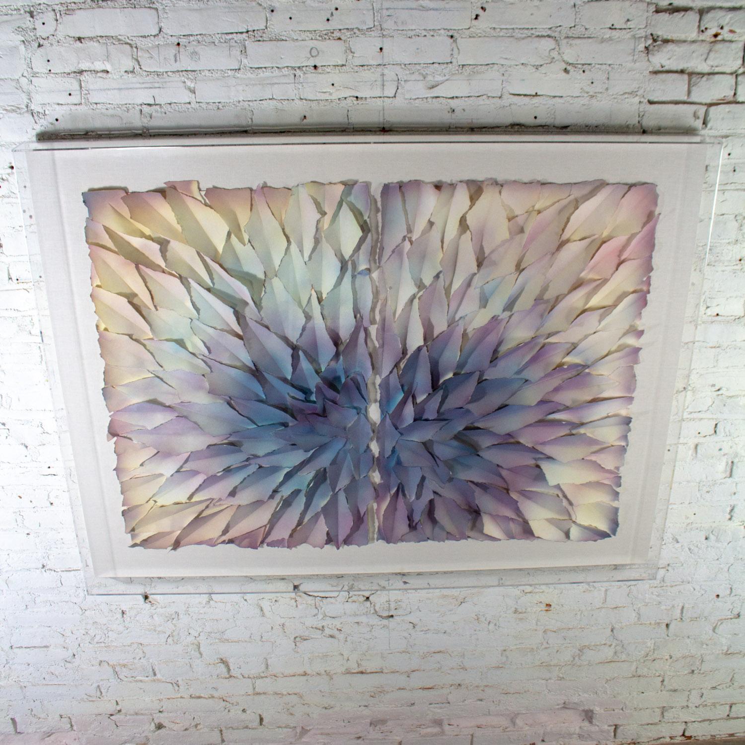 20ième siècle Abstrait Mixed Media Monumental 3D Diptyque Pétales de papier peints et déchirés Art mural en vente