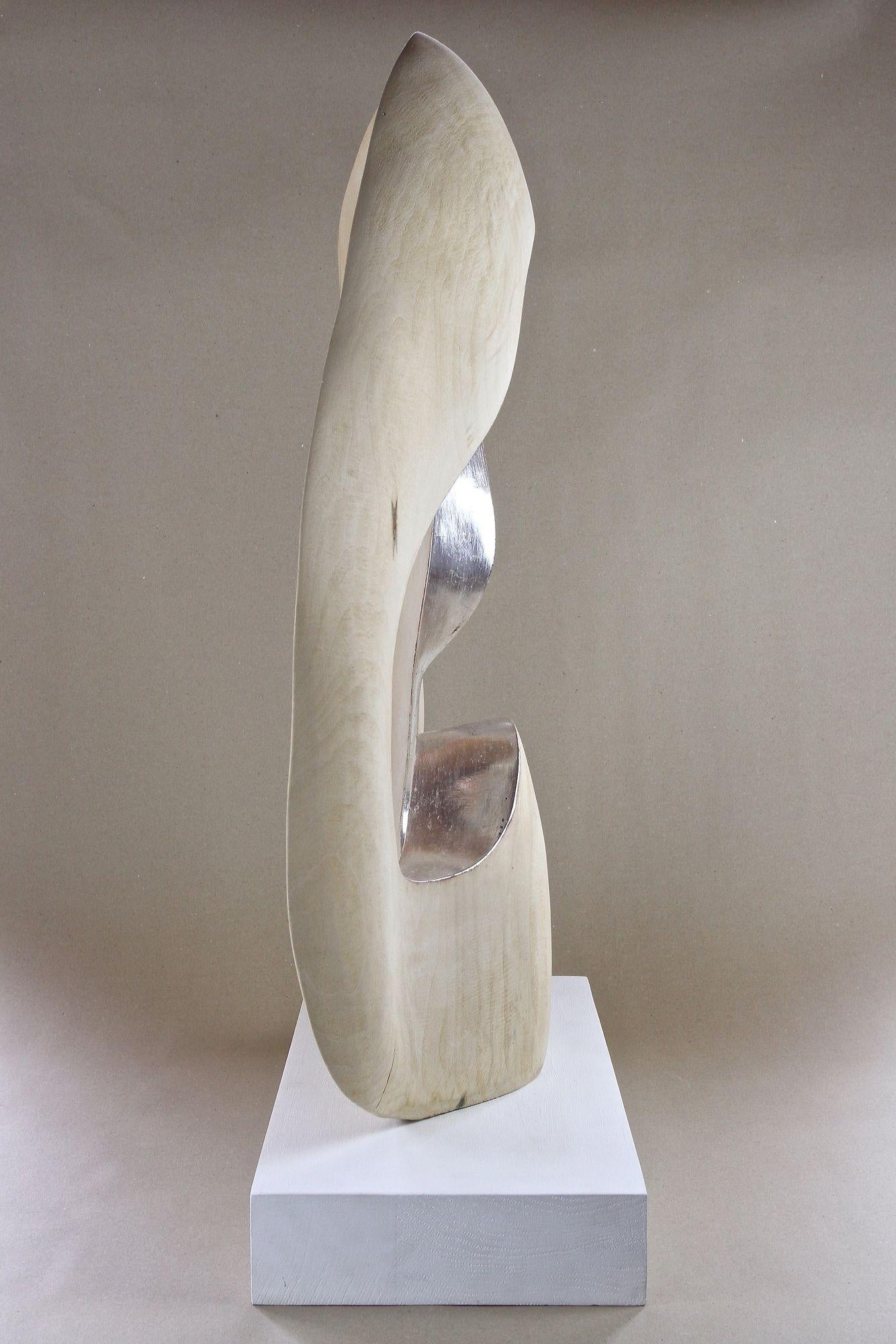 Abstrakte moderne zeitgenössische Skulptur Infinty - versilbertes Lindenholz, AT 2021 im Angebot 8