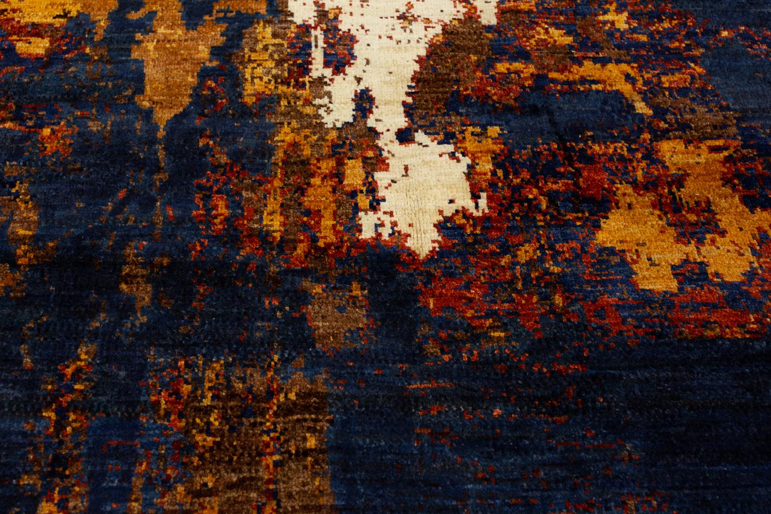 Abstract Modern Design Carpet Wool, In Good Condition For Sale In Ferrara, IT
