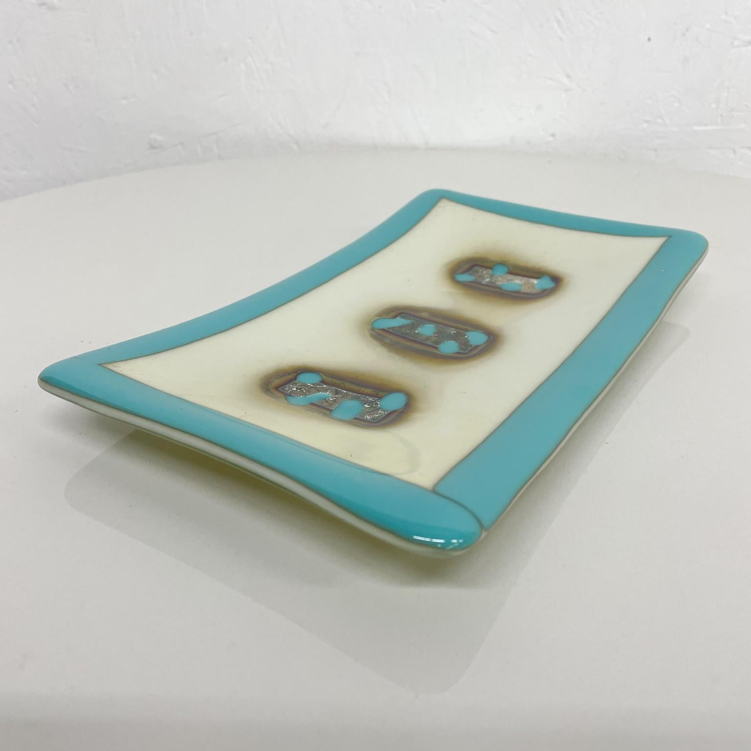 Stunning Art Glass Blue and White Decorative Dish Abstract Modern Design 1960s In Good Condition For Sale In Chula Vista, CA