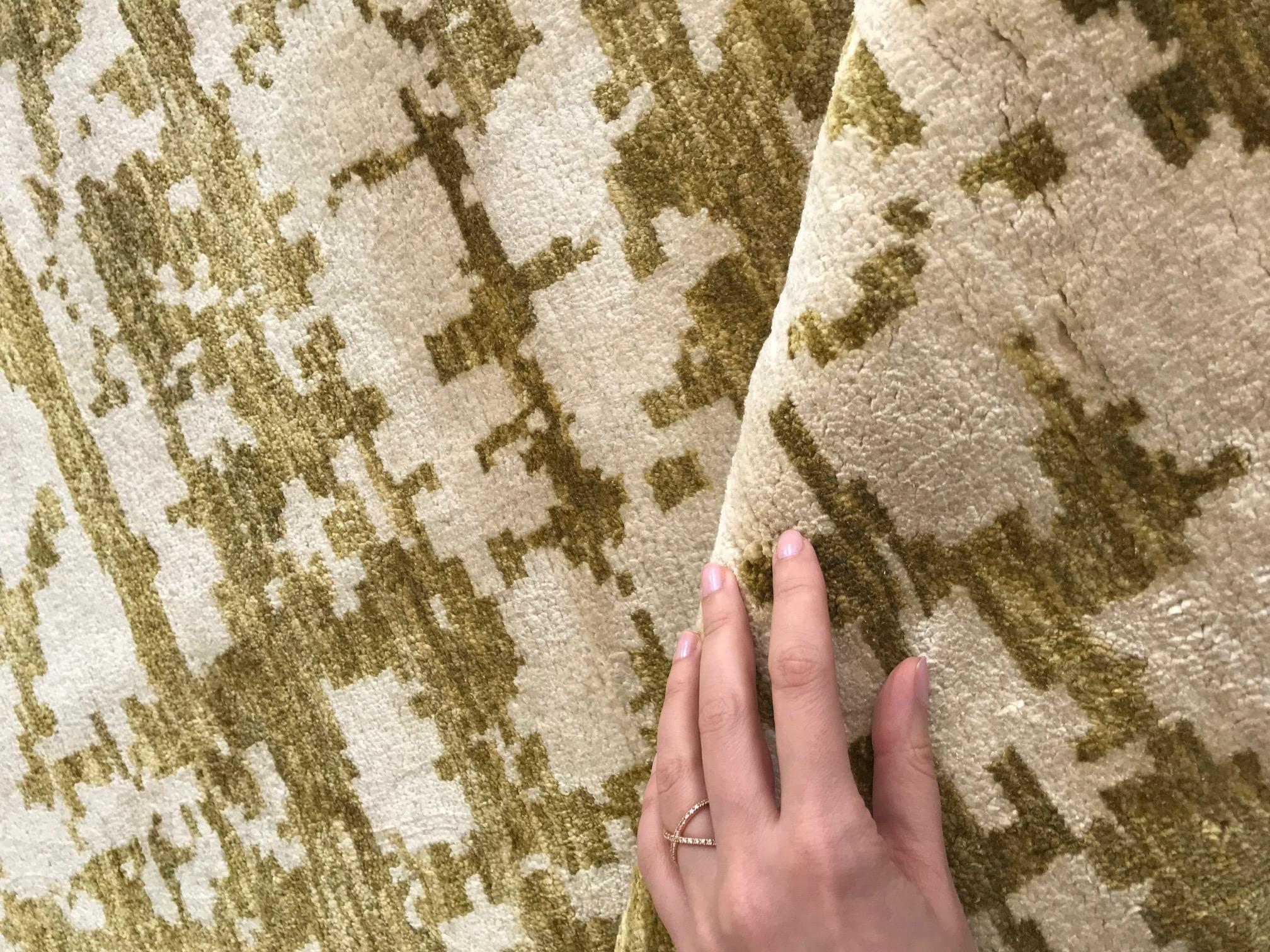 Abstract Modern Green Silk Rug by Doris Leslie Blau In New Condition For Sale In New York, NY