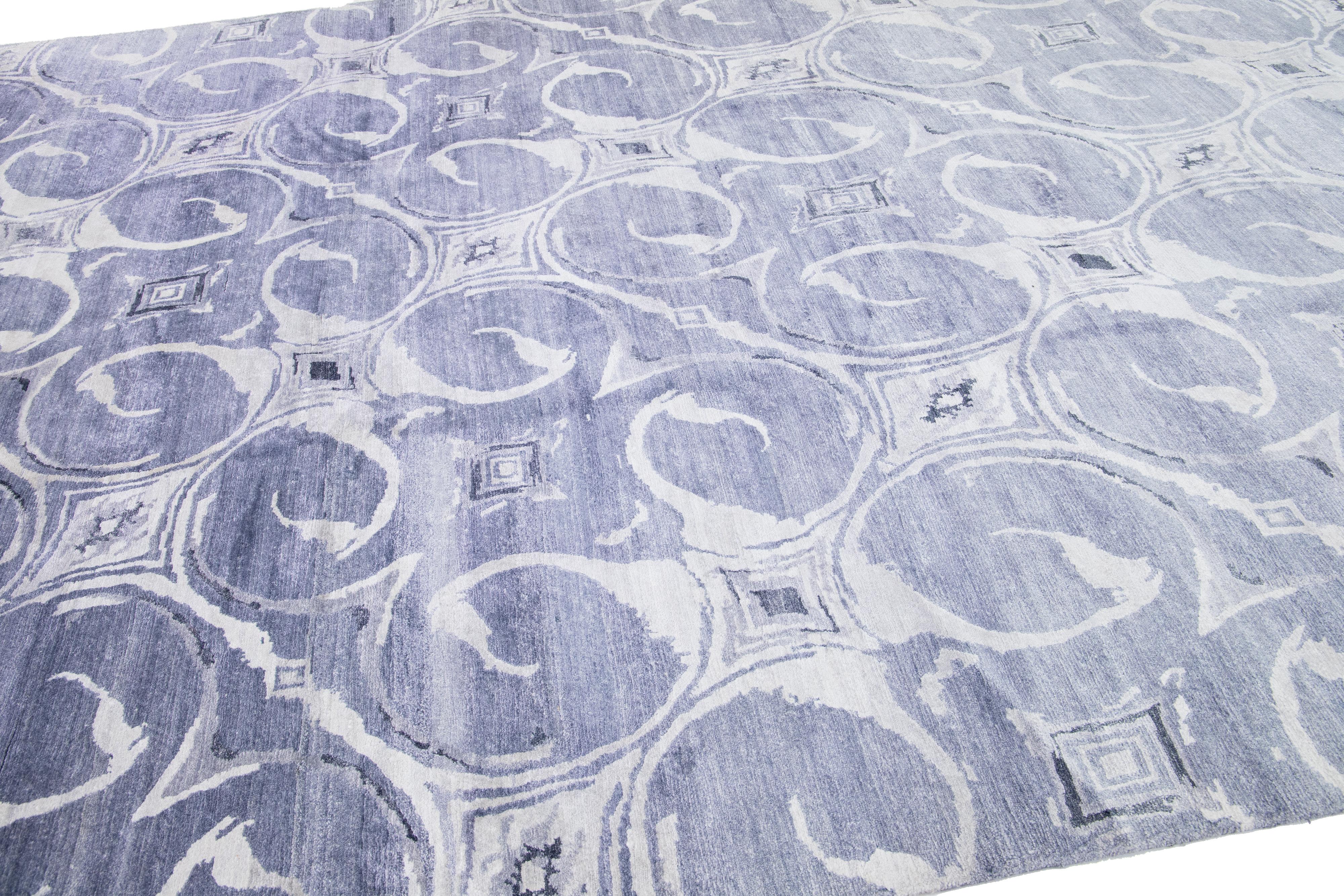 Hand-Knotted Abstract Modern Indian Handmade Silk Rug in Gray For Sale