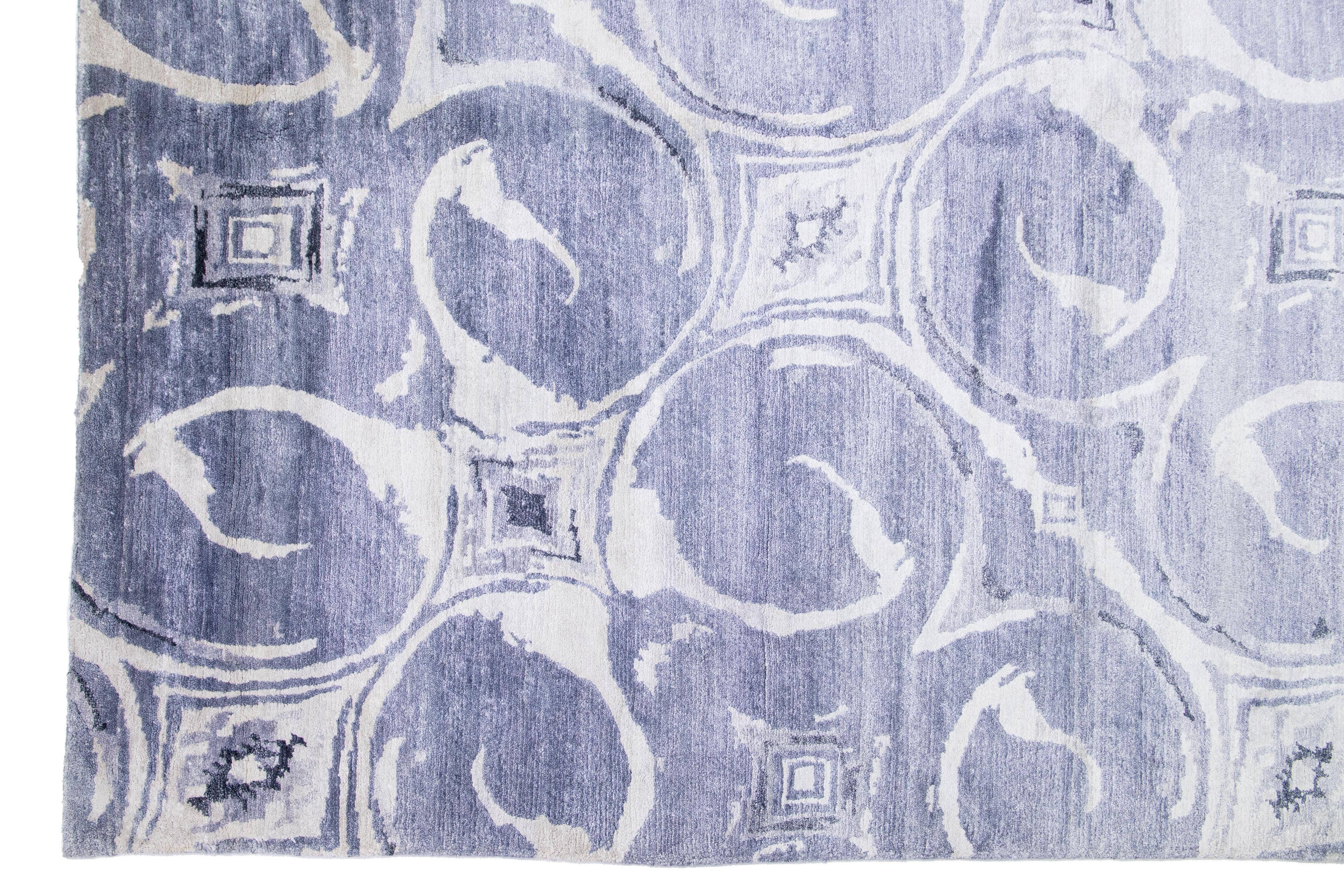 Contemporary Abstract Modern Indian Handmade Silk Rug in Gray For Sale