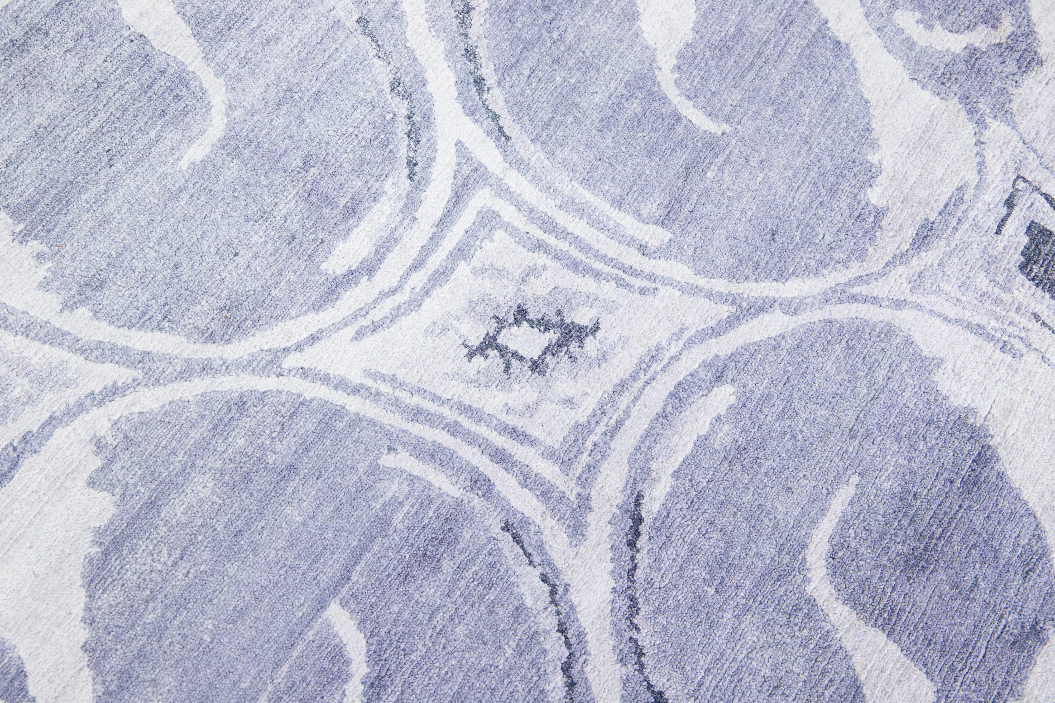 Abstract Modern Indian Handmade Silk Rug in Gray For Sale 2