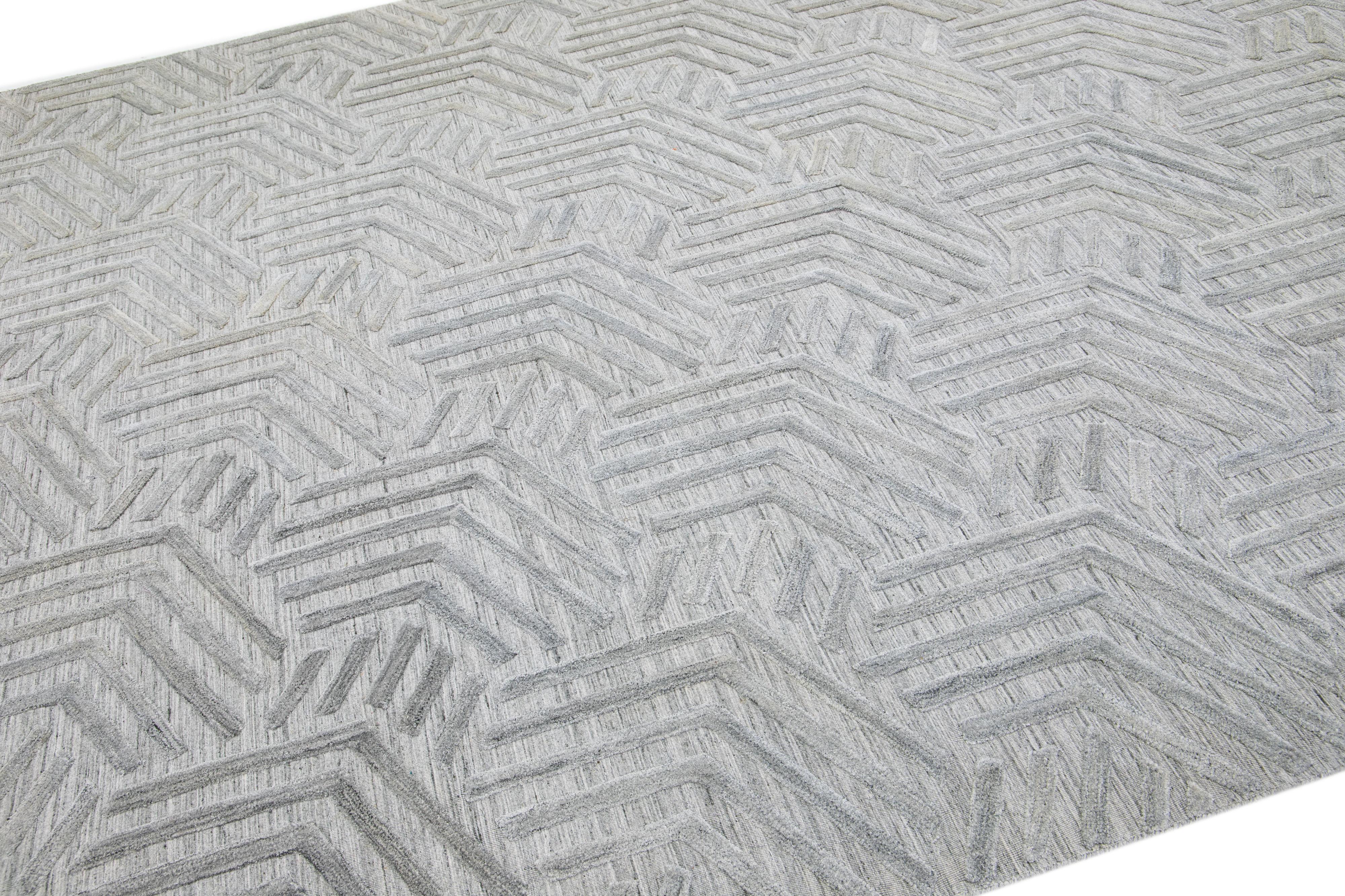 Hand-Knotted Abstract Modern Indian Transitional Flat-Weave Wool Rug in Gray For Sale