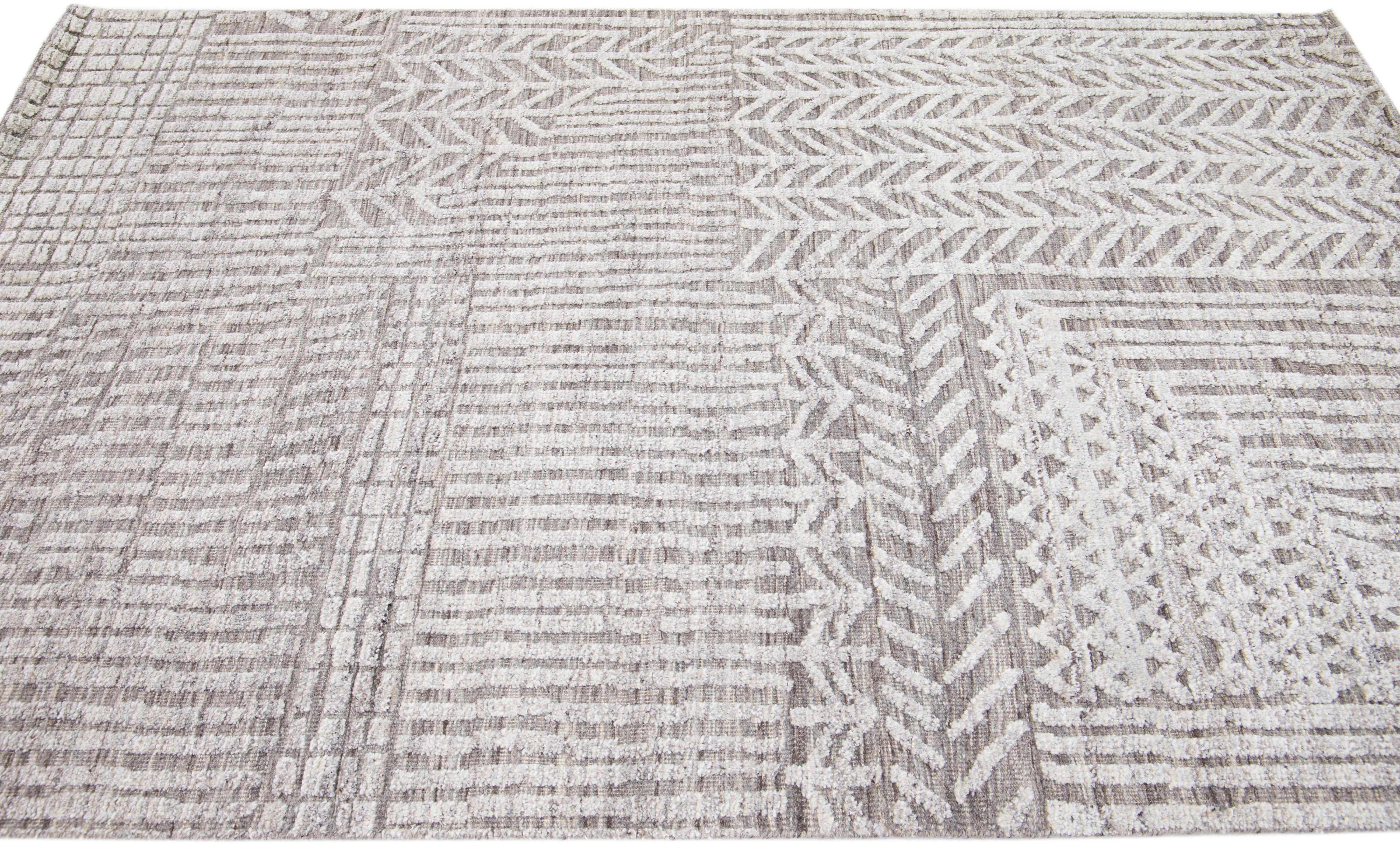 Indian Abstract Modern Moroccan Style Handmade Gray Wool Rug by Apadana For Sale