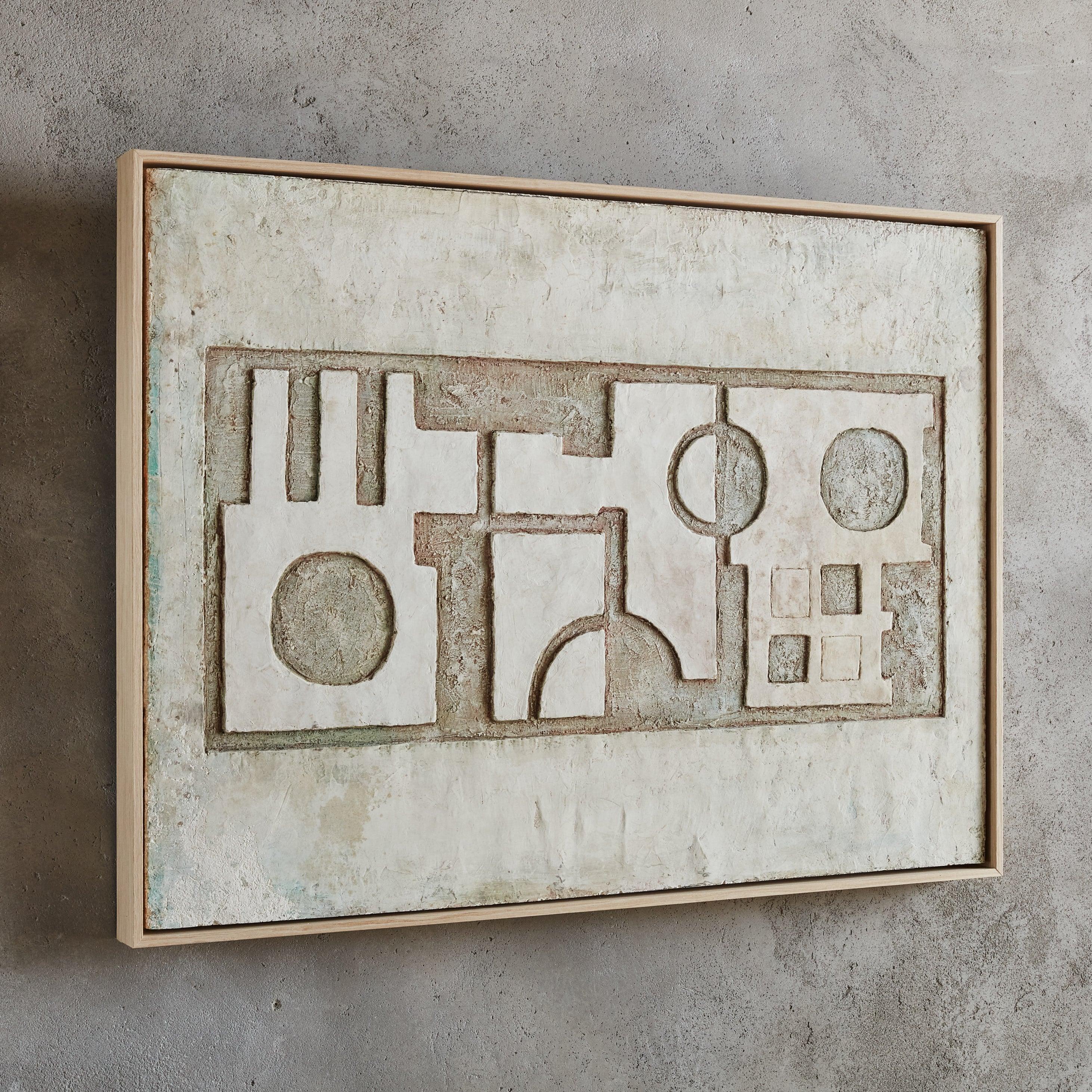 Un dipinto acrilico su legno dell'artista italiano Alessandro Bonato, anni '1960. Questo quadro dalla texture ricca presenta tonalità di bianco sporco, tortora e acqua tenue in un disegno geometrico astratto. Senza segno. Presentato come fotografato
