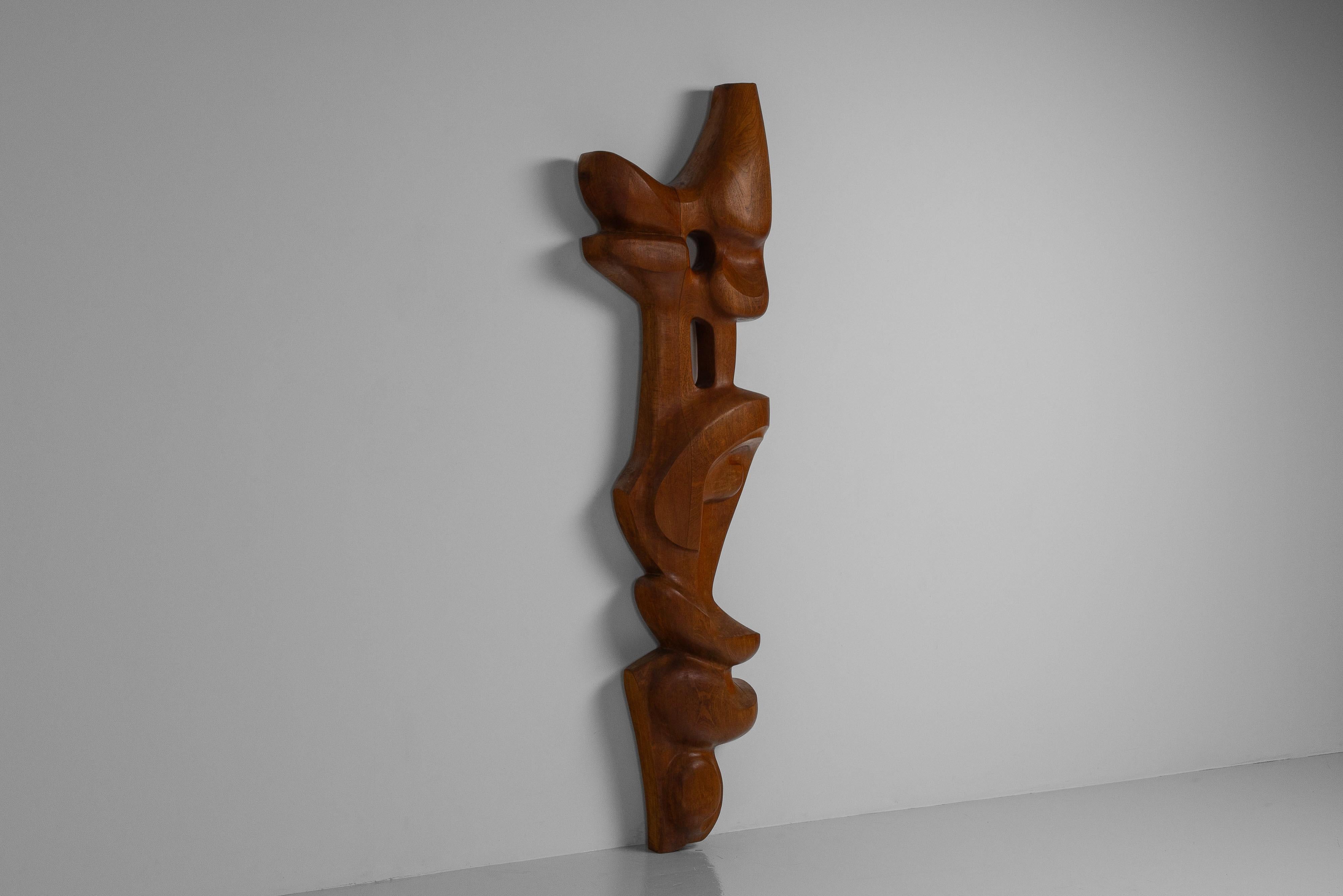 Sculpture murale totem moderne abstraite en teck Pays-Bas 1960 en vente 2