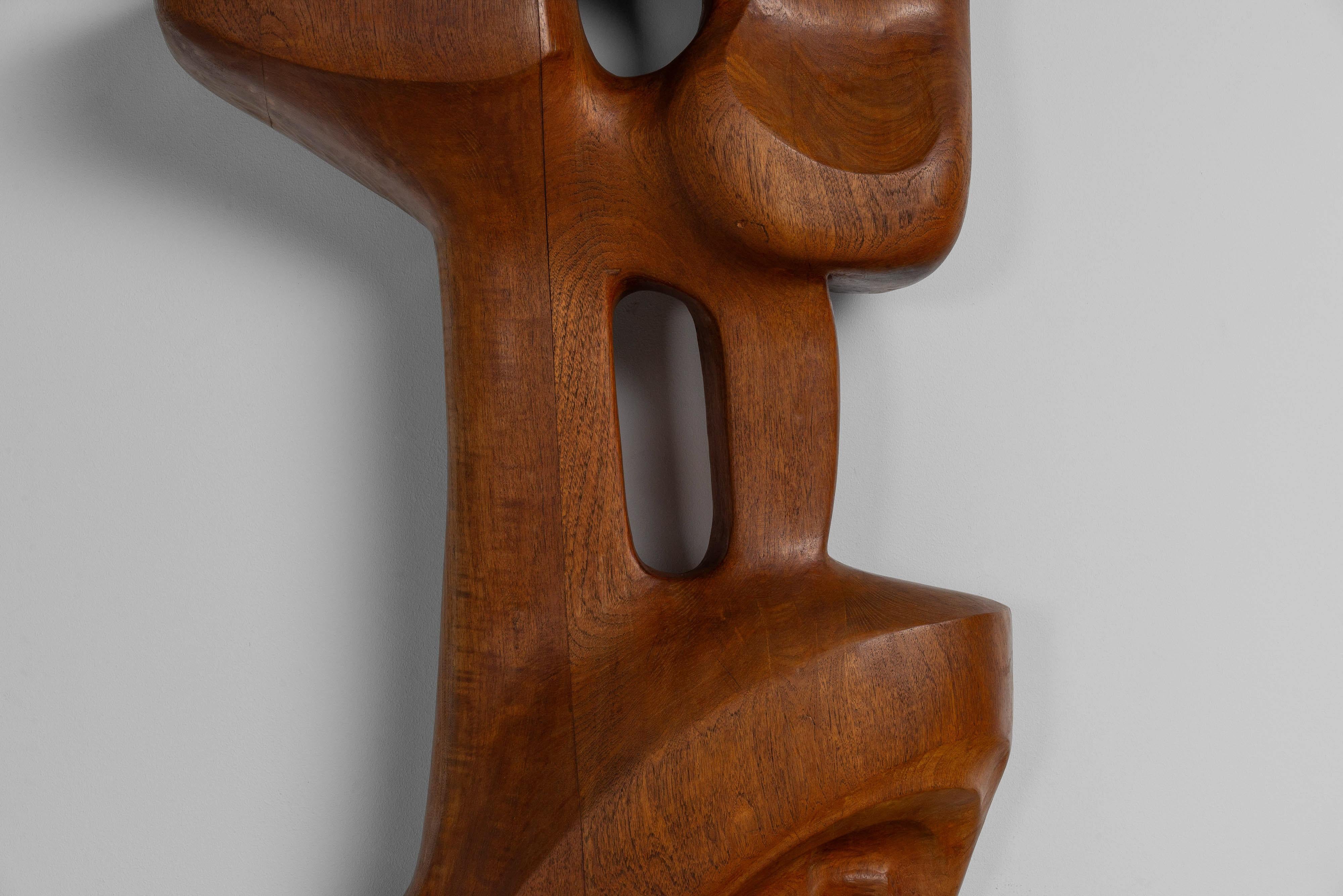 Sculpture murale totem moderne abstraite en teck Pays-Bas 1960 en vente 1