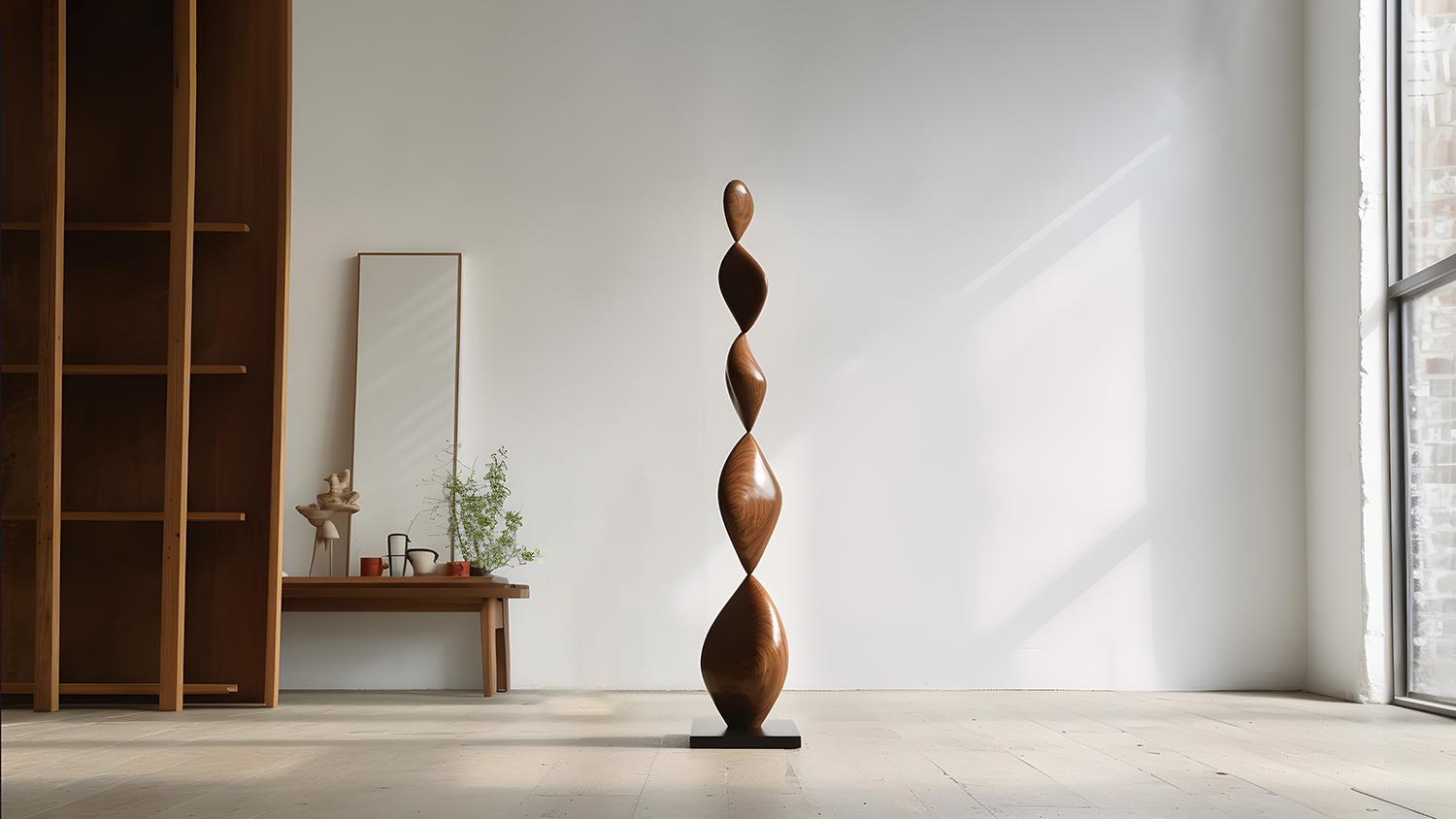 Still Stand No10: Skulptur Wood Elegance, Großes Totem von NONO by Escalona (Moderne der Mitte des Jahrhunderts) im Angebot