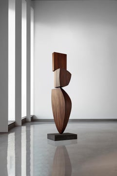 Scultura in legno di Totem in piedi, Still Stand No3 di Joel Escalona