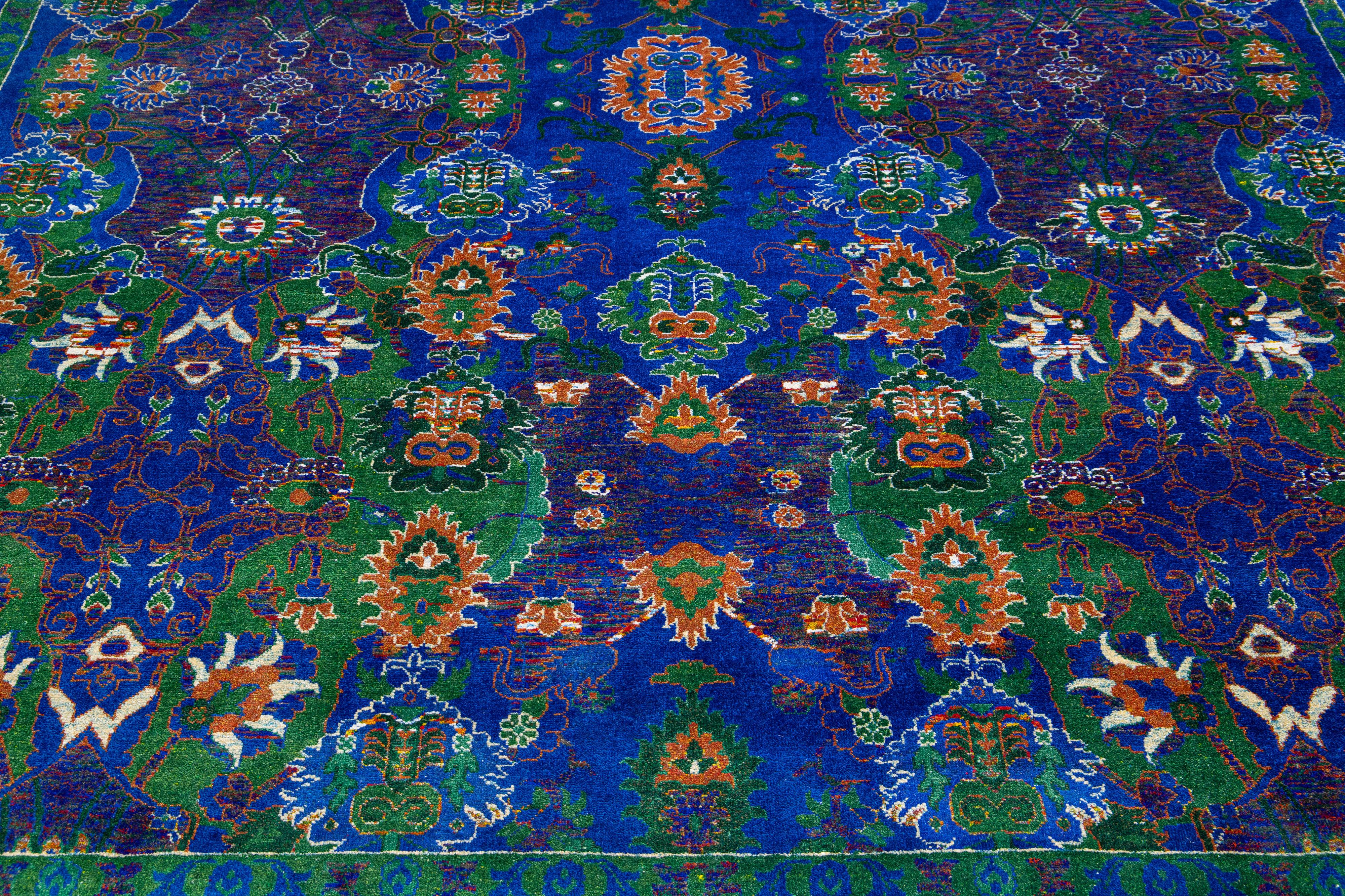 Abstrakter moderner Teppich aus Wolle und Seide in Blau und Grün entworfen im Zustand „Neu“ im Angebot in Norwalk, CT