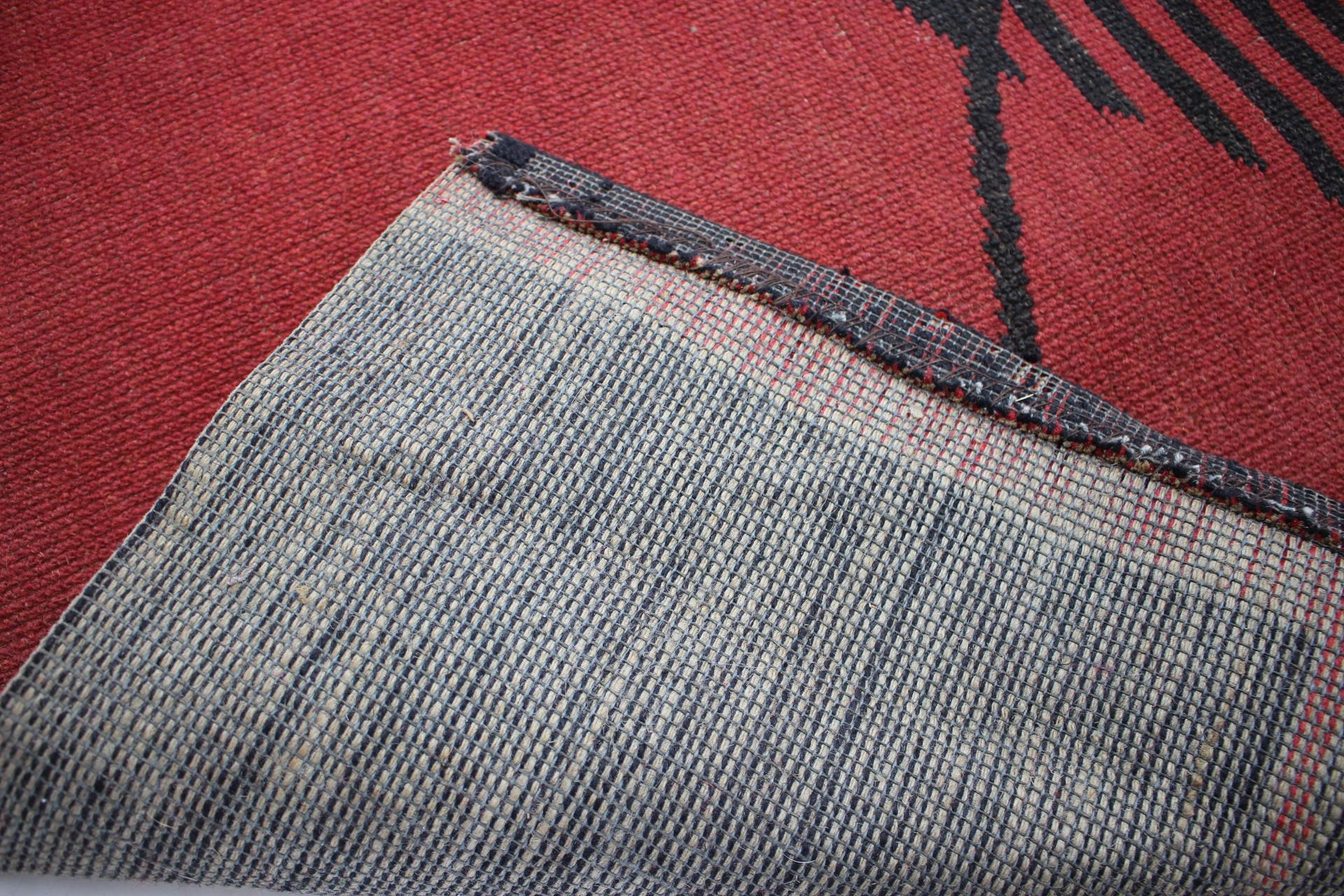Mid-Century Modern Abstract Modernist Geometric Design Carpet / Rug, 1970s For Sale