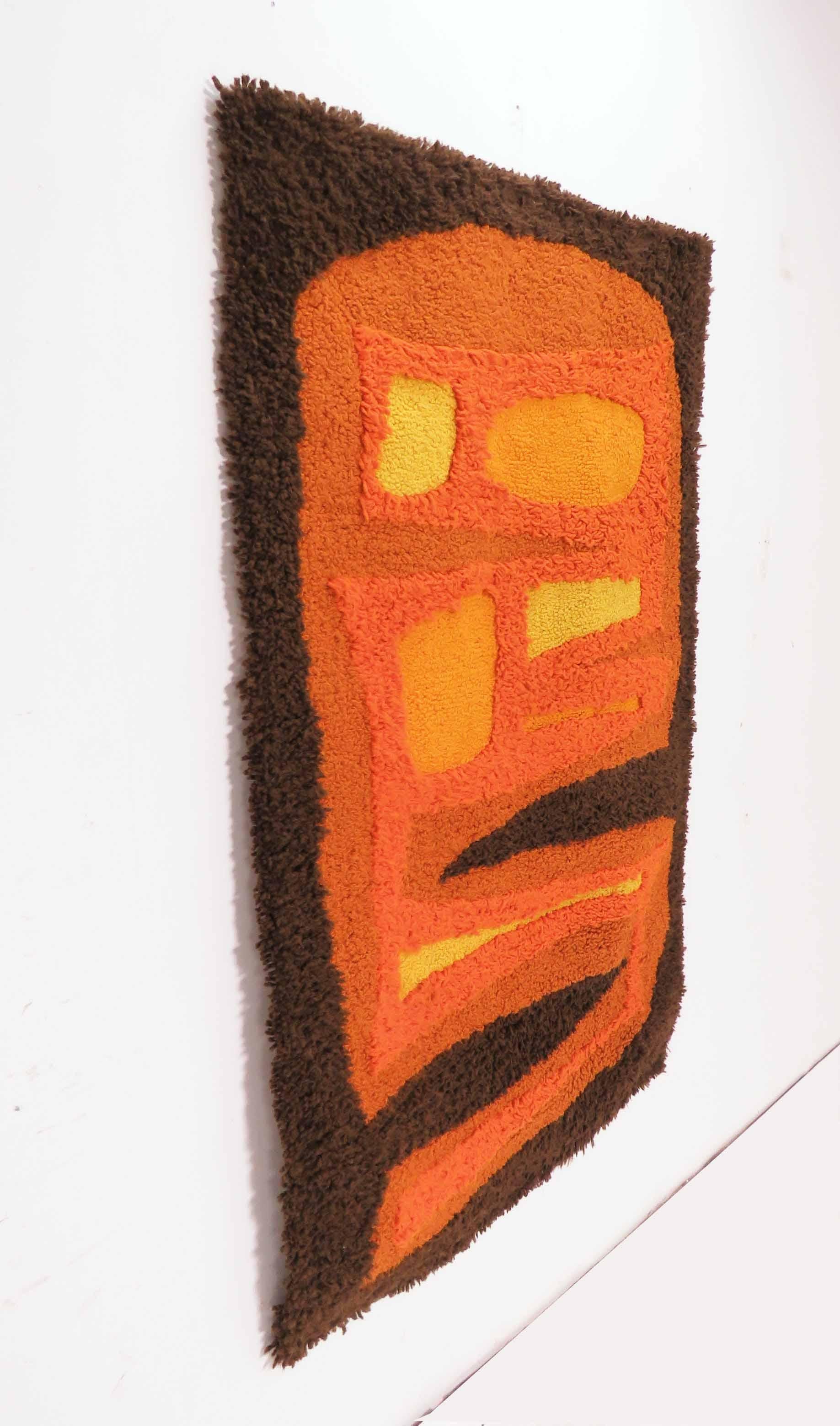 Abstract Modernist Hand Hooked Fiber Art Wall Hanging, circa 1970s In Good Condition In Peabody, MA