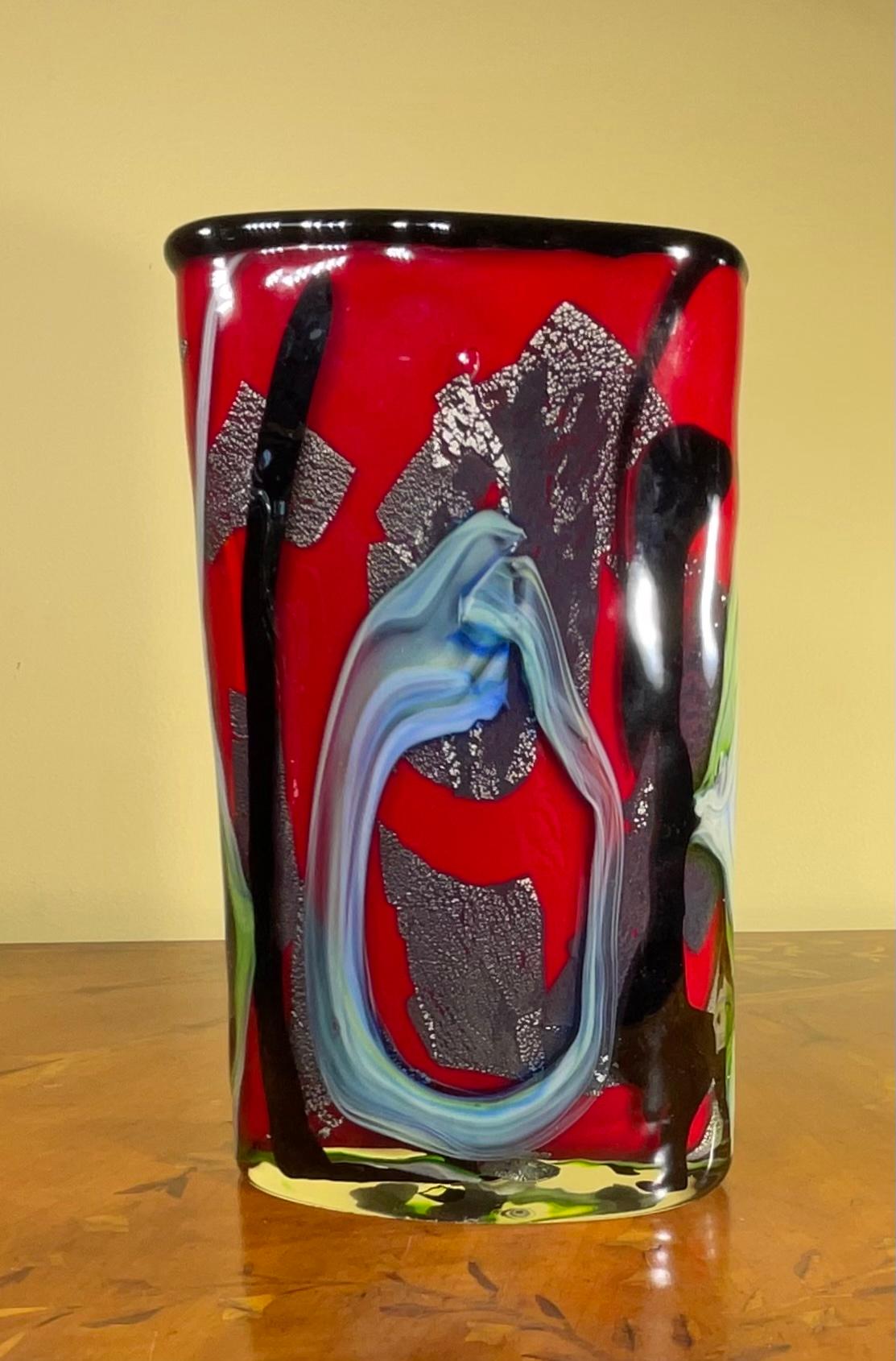 Mehrfarbige Vase aus mundgeblasenem Muranoglas mit abstraktem abstrakten Motiv  im Angebot 5
