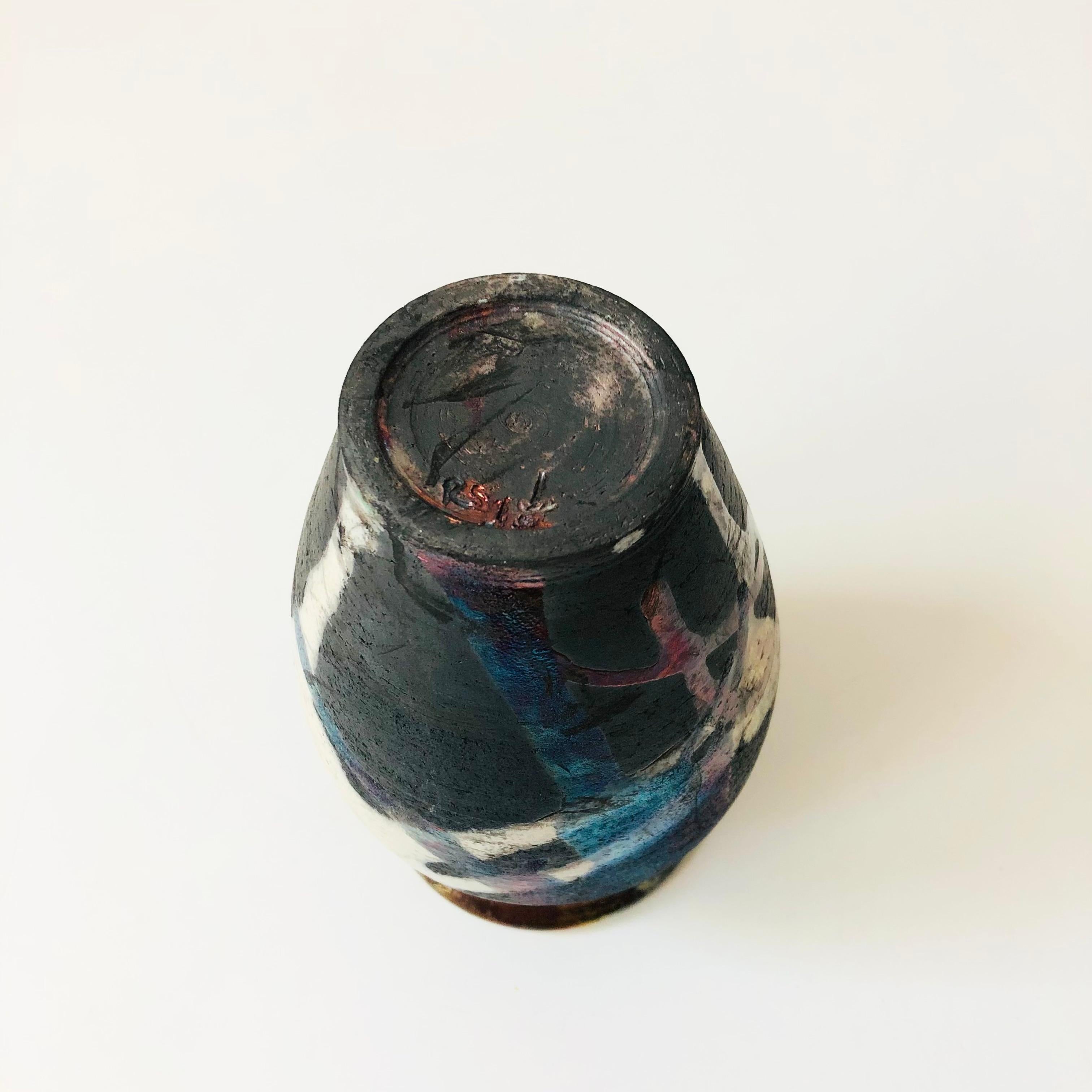 Abstrait Multicolore  Vase en poterie Raku en vente 2