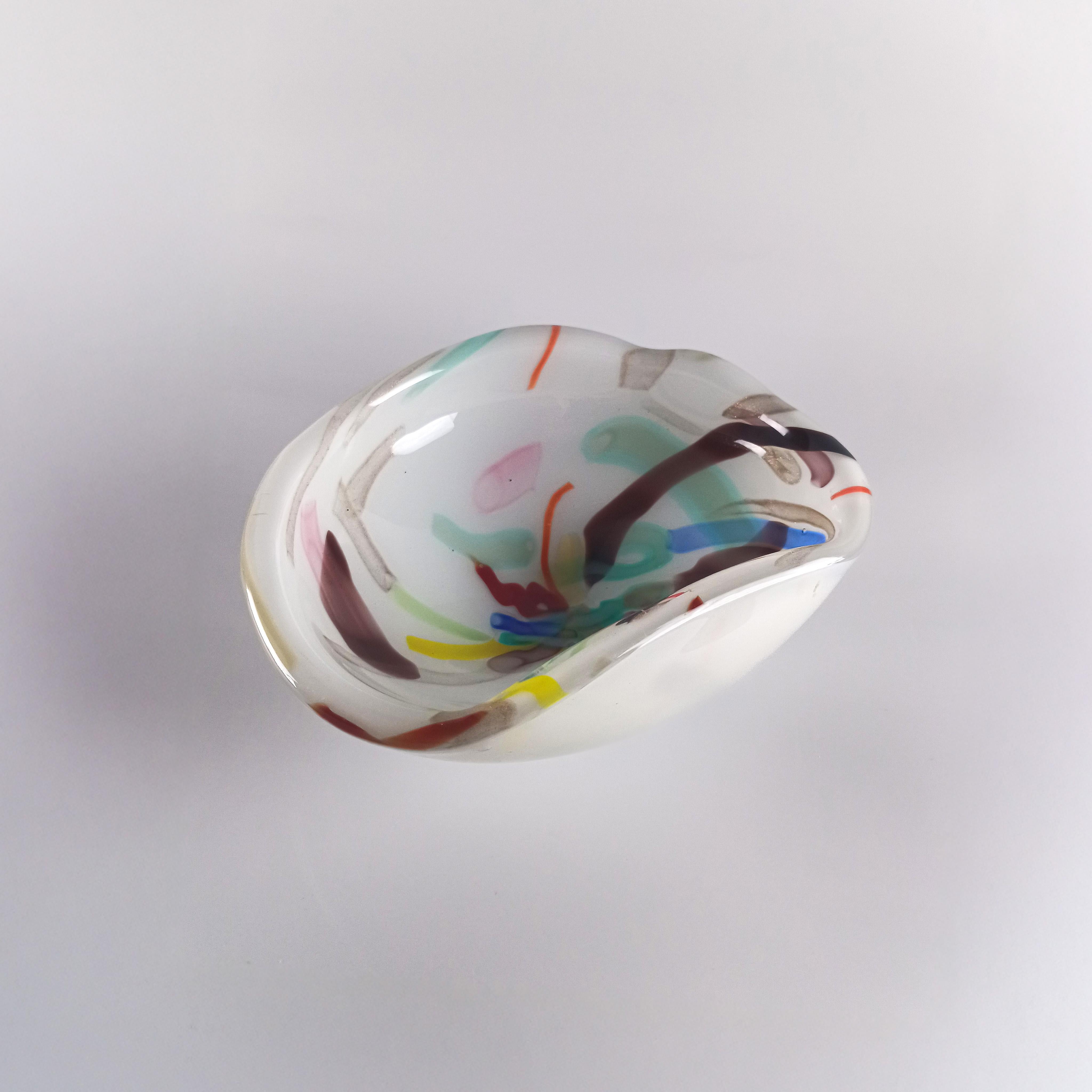 Mid-Century Modern Abstract Murano Glass Bowl in White Lattimo with Colourful Canes, Italy, 1960s For Sale