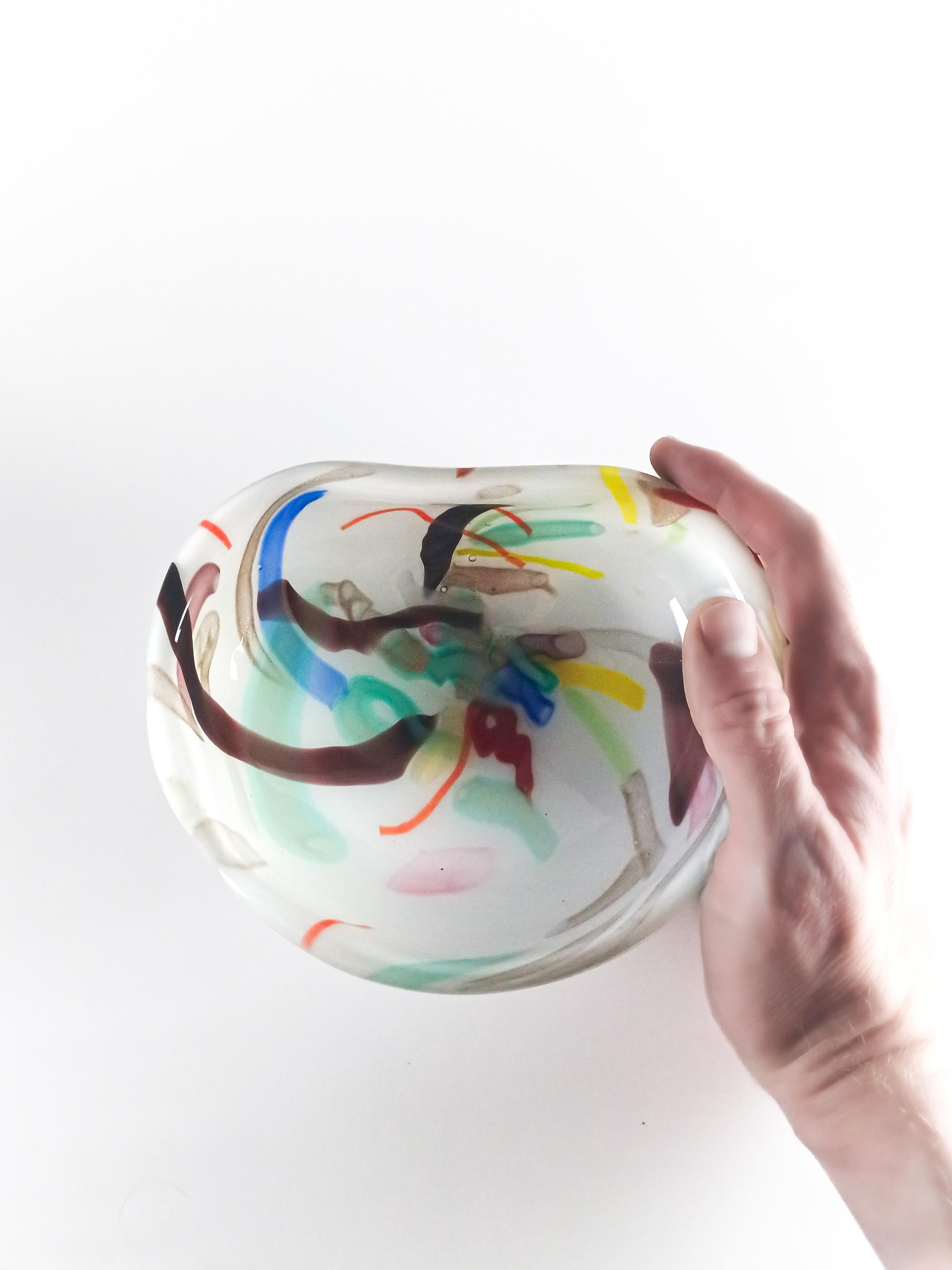 Abstract Murano Glass Bowl in White Lattimo with Colourful Canes, Italy, 1960s In Good Condition For Sale In Glasgow, GB