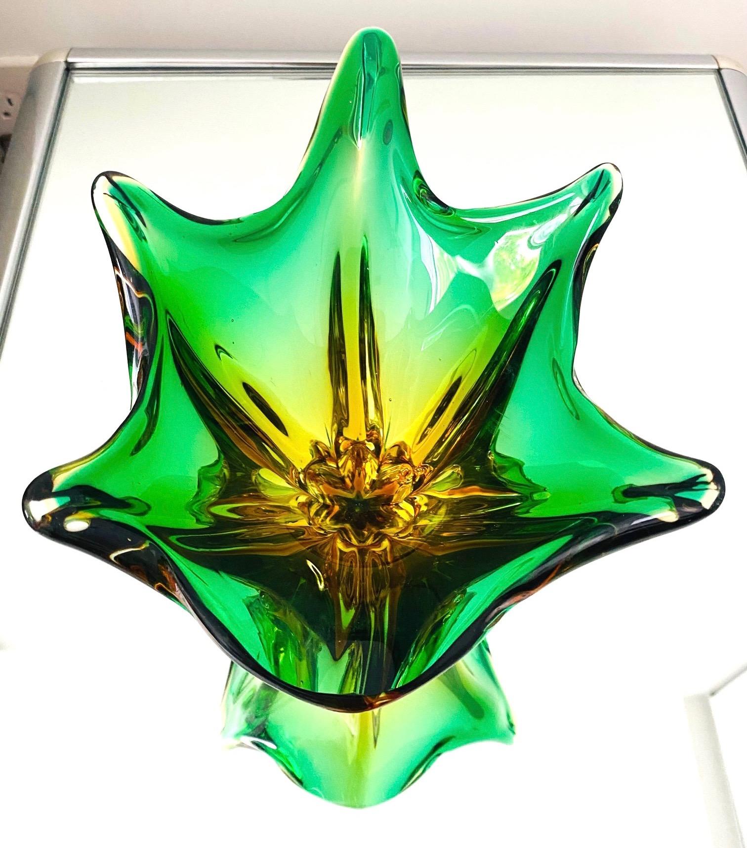 Abstract Murano Sommerso Vase or Bowl in Emerald Green & Orange, Italy, c. 1950 In Good Condition In Fort Lauderdale, FL