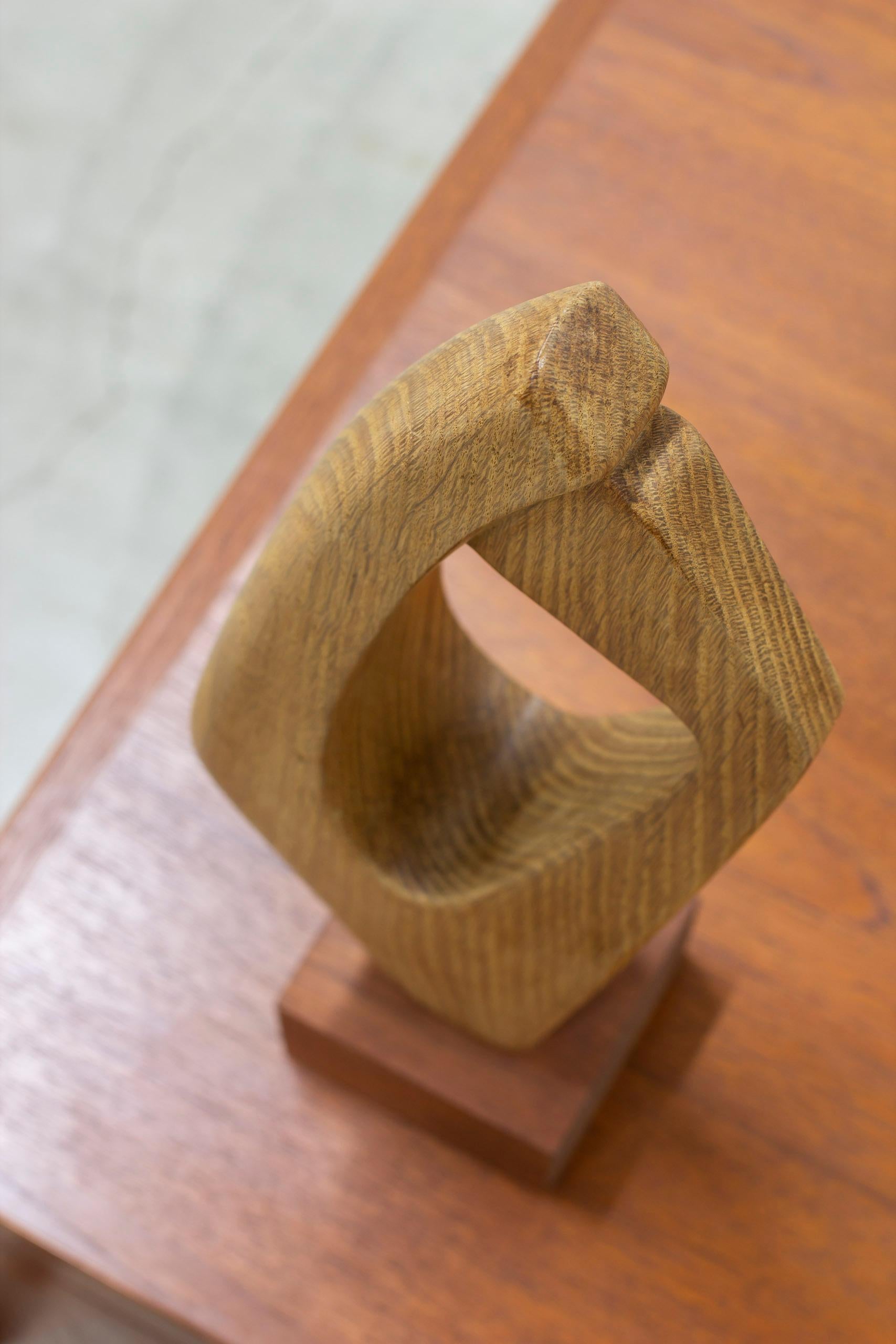 Abstrakte Skulptur aus Eiche und Teakholz des schwedischen Künstlers Sven Olsson (Schwedisch) im Angebot